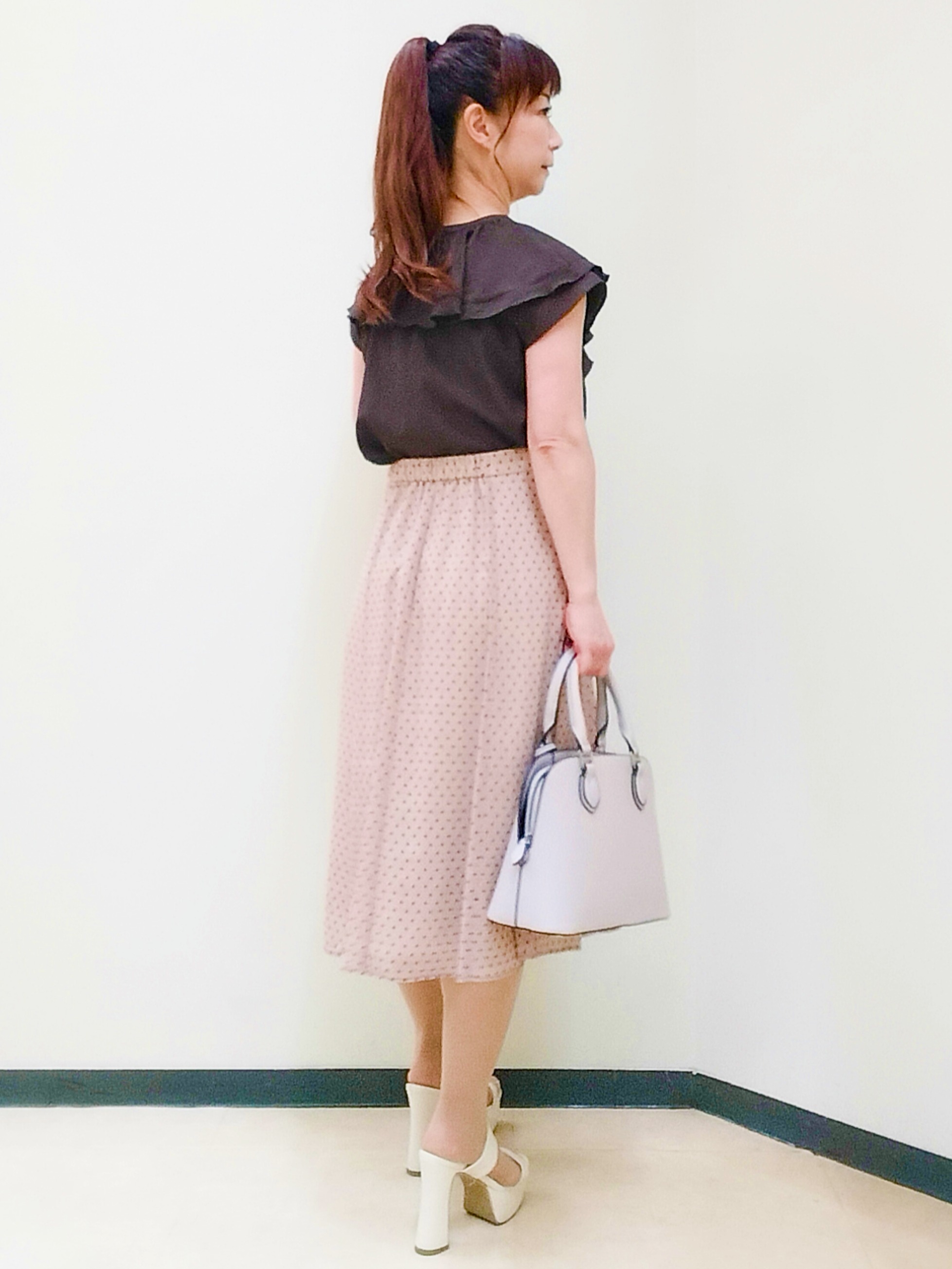 花さんの「Reflect｜【通気性あり／涼しい／マシンウォッシャブル】フリルブラウス」を使ったコーディネート