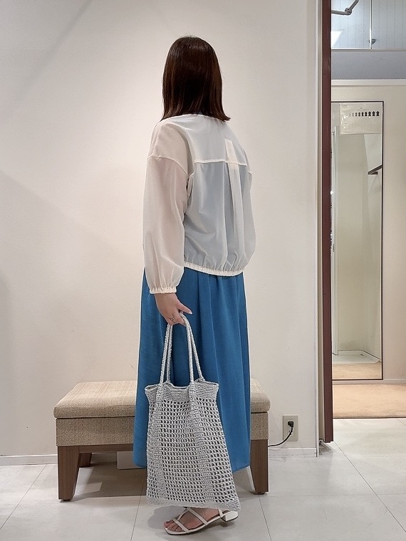 YUIさんの「UNTITLED｜トリコットシアーブラウス」を使ったコーディネート