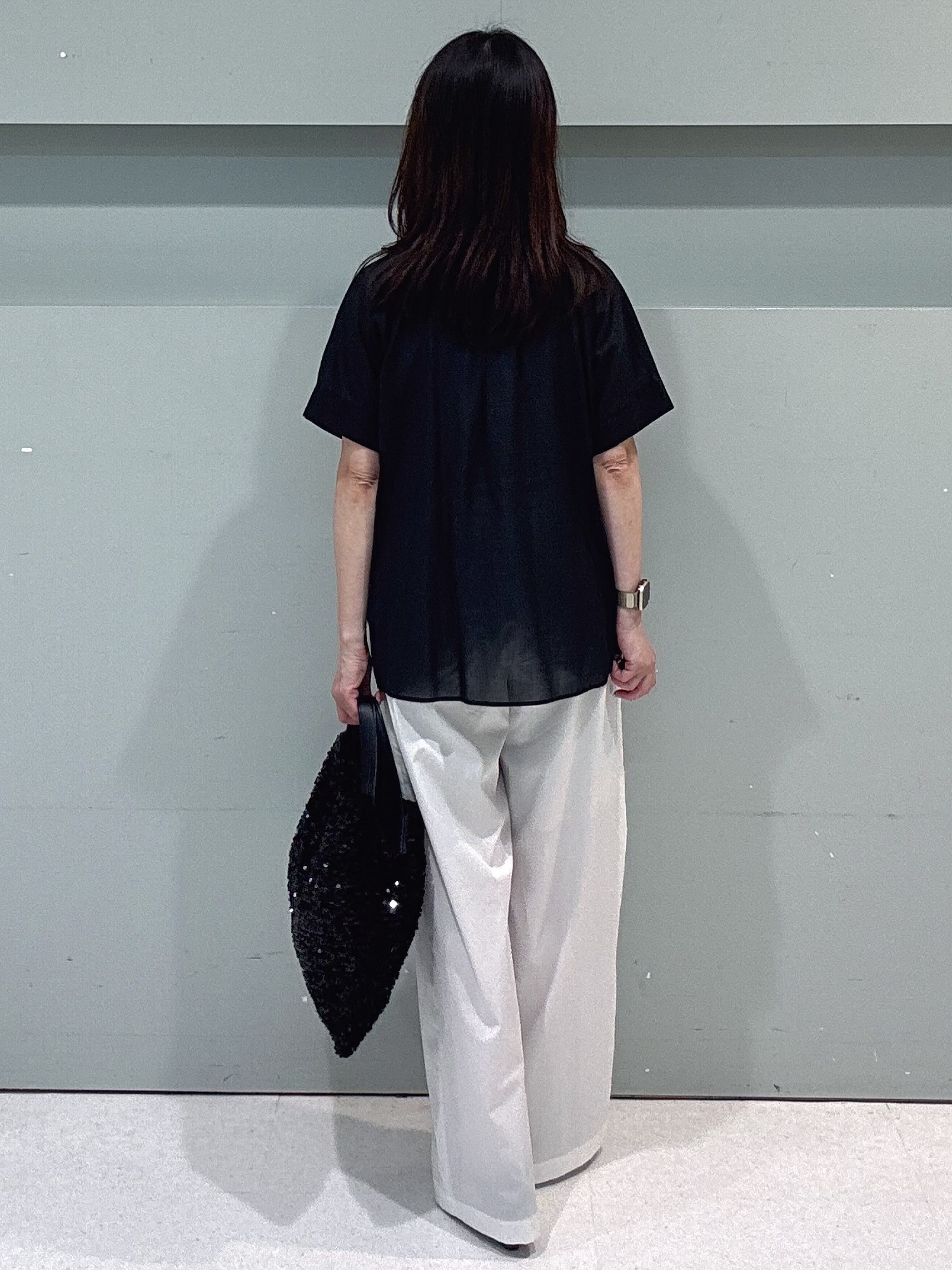 makiさんの「UNTITLED｜【清涼感/コットン100%】モダンクラフトブラウス」を使ったコーディネート