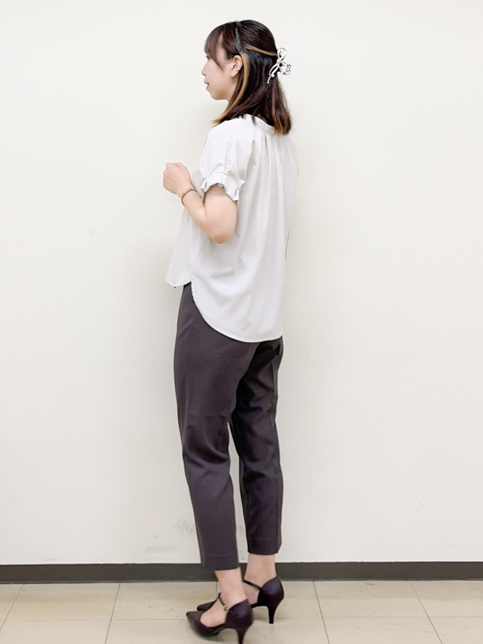 yurinaさんの「index｜【接触冷感／吸水速乾】タックスキッパーブラウス《防シワ／イージーアイロン／洗濯機OK／9col》」を使ったコーディネート