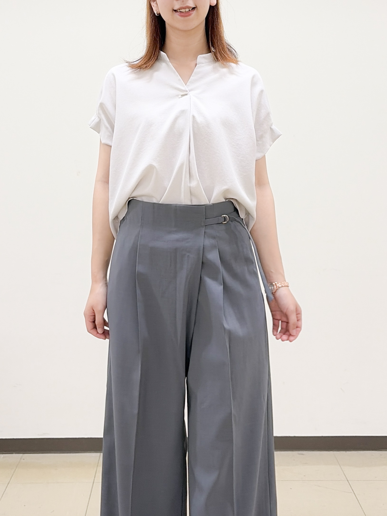 yurinaさんの「index｜【接触冷感／吸水速乾】タックスキッパーブラウス《防シワ／イージーアイロン／洗濯機OK／9col》」を使ったコーディネート