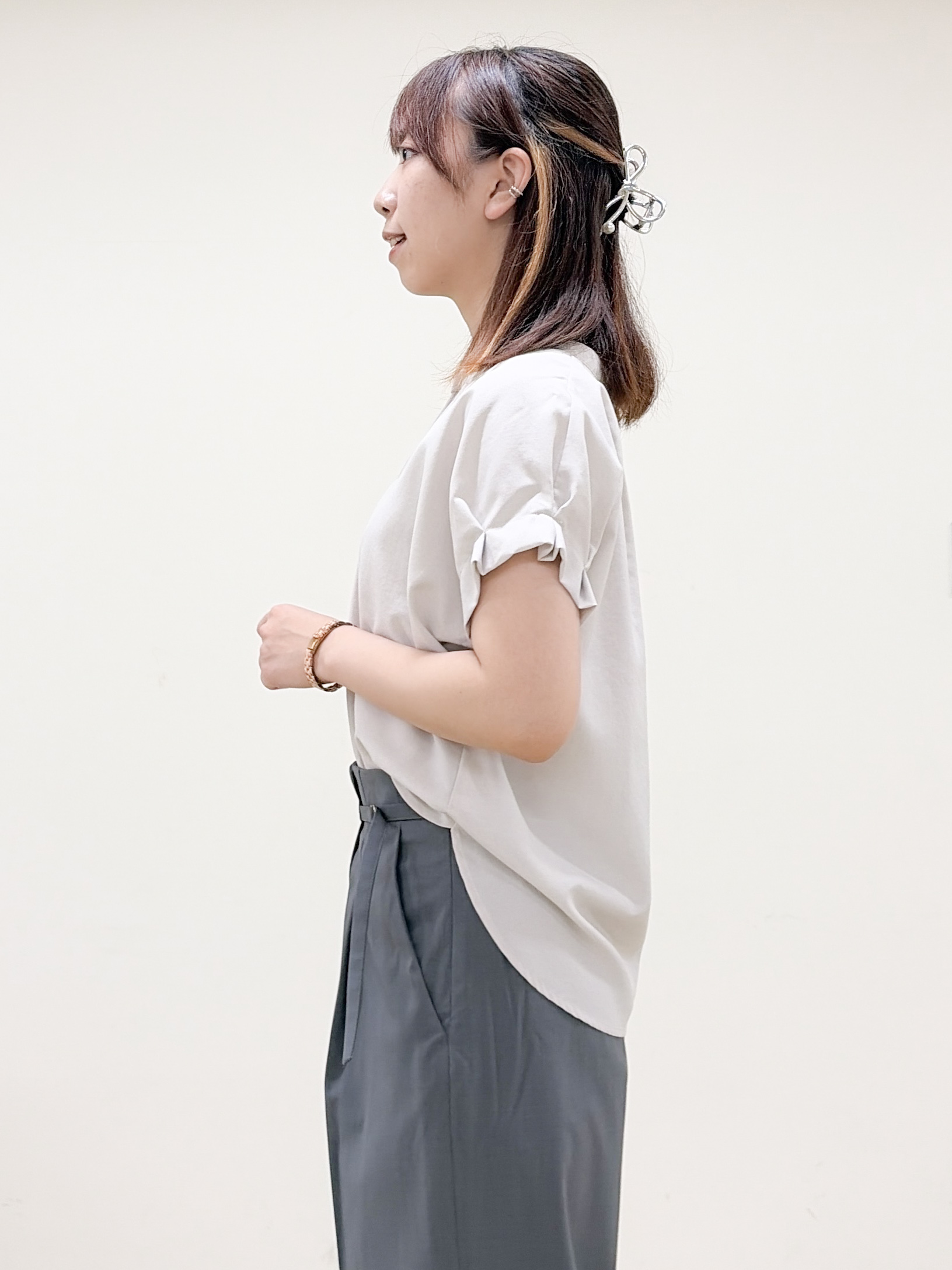 yurinaさんの「index｜【接触冷感／吸水速乾】タックスキッパーブラウス《防シワ／イージーアイロン／洗濯機OK／9col》」を使ったコーディネート