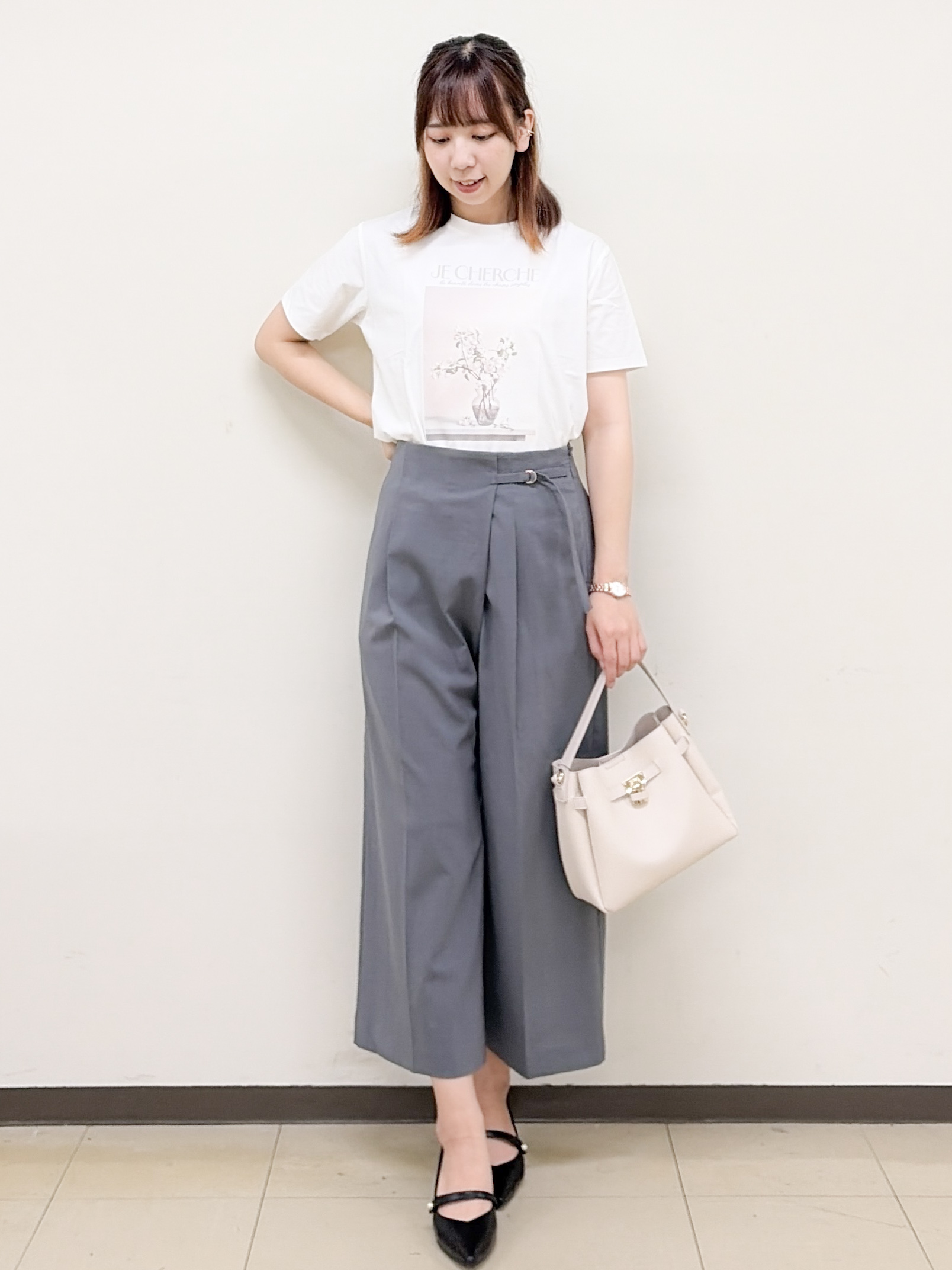 yurinaさんの「index｜【UV】フラワープリントTシャツ≪洗濯機OK／接触冷感≫」を使ったコーディネート