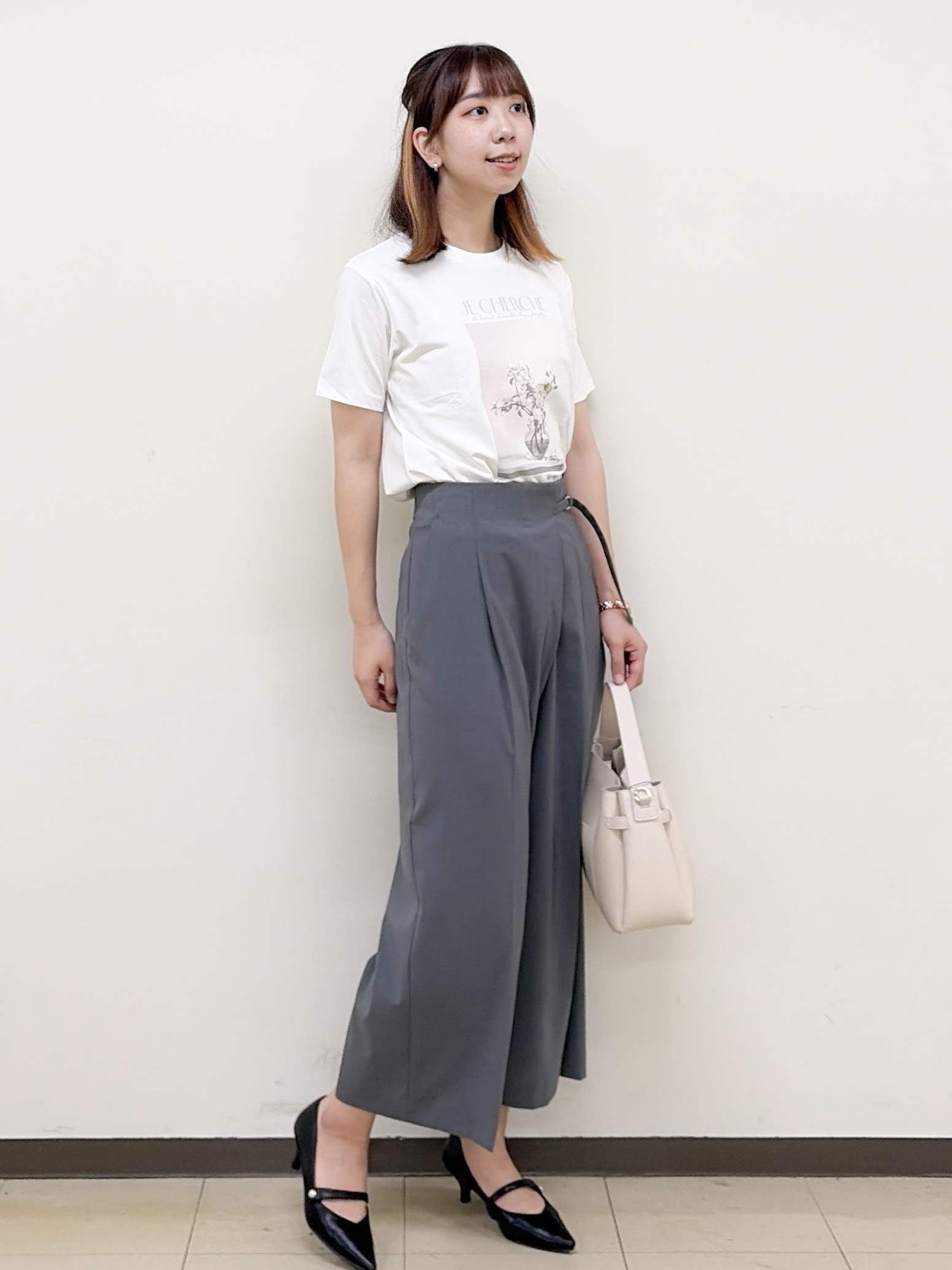 yurinaさんの「index｜【UV】フラワープリントTシャツ≪洗濯機OK／接触冷感≫」を使ったコーディネート