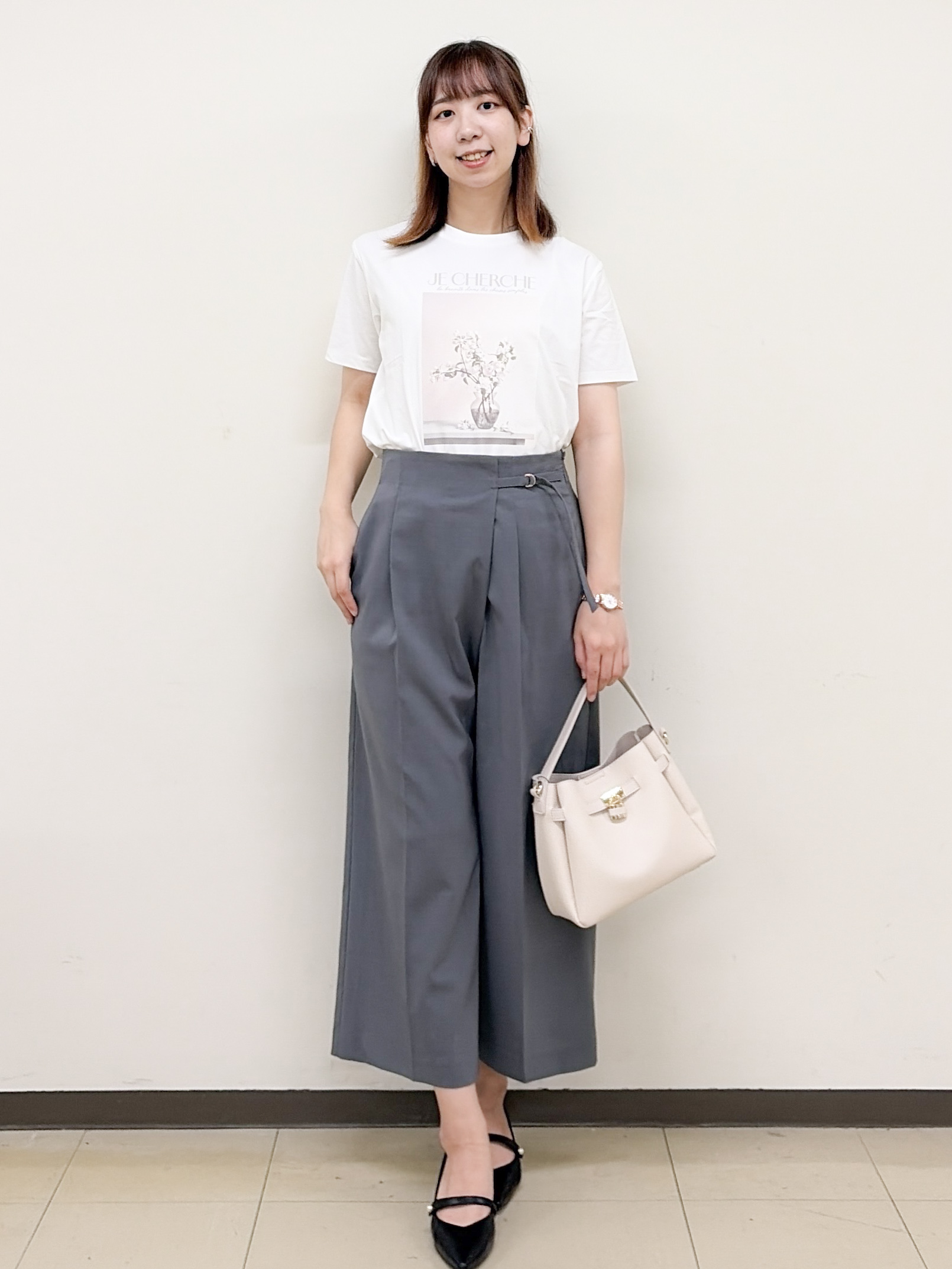 yurinaさんの「index｜【UV】フラワープリントTシャツ≪洗濯機OK／接触冷感≫」を使ったコーディネート