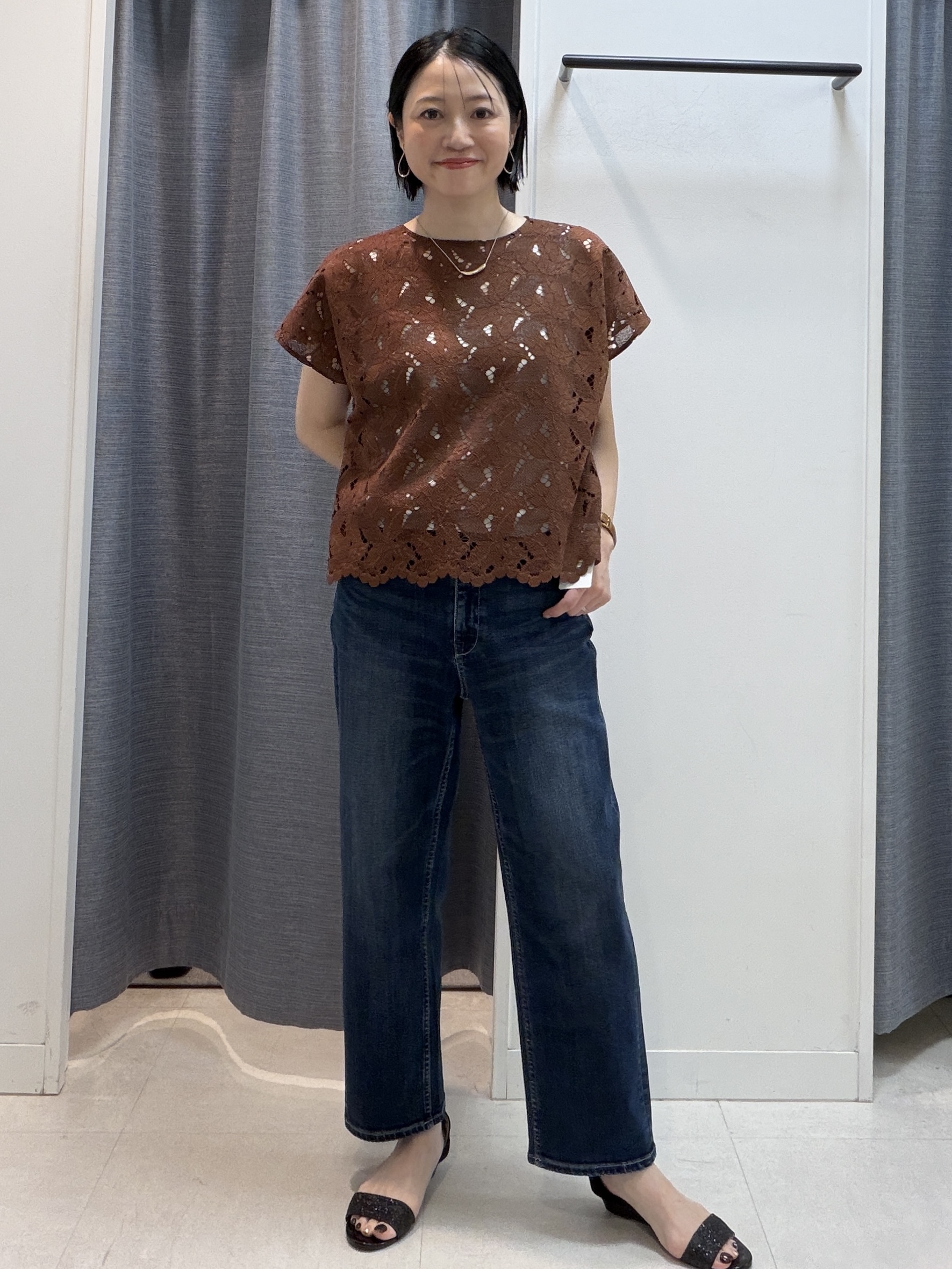 shihoさんの「INDIVI｜【セットアップ可/品のある透け感】リーフレースブラウス」を使ったコーディネート