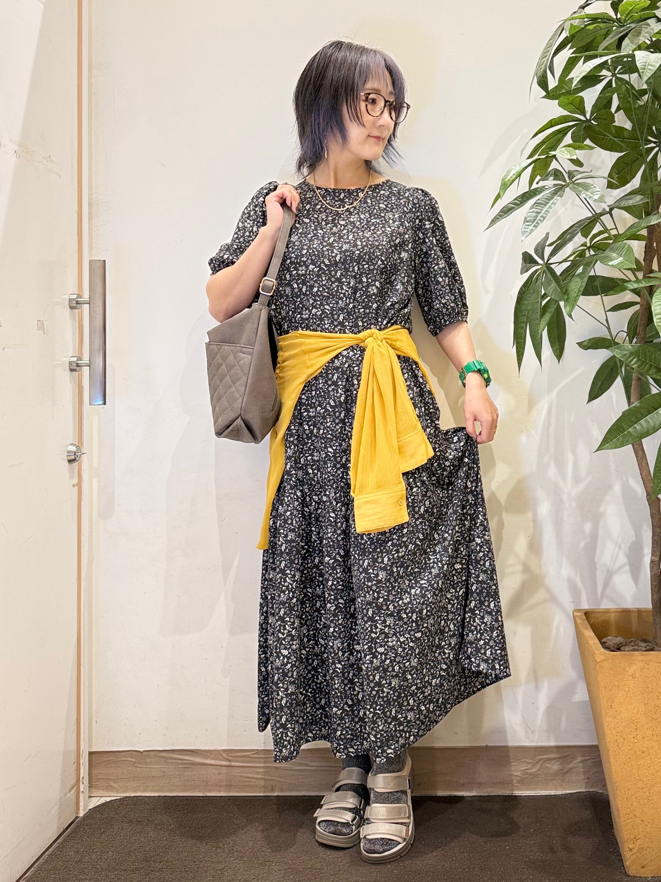 misakiさんの「SHOO･LA･RUE｜【洗濯機可】ダブルポケット 楊柳しぼしぼシアーシャツ」を使ったコーディネート