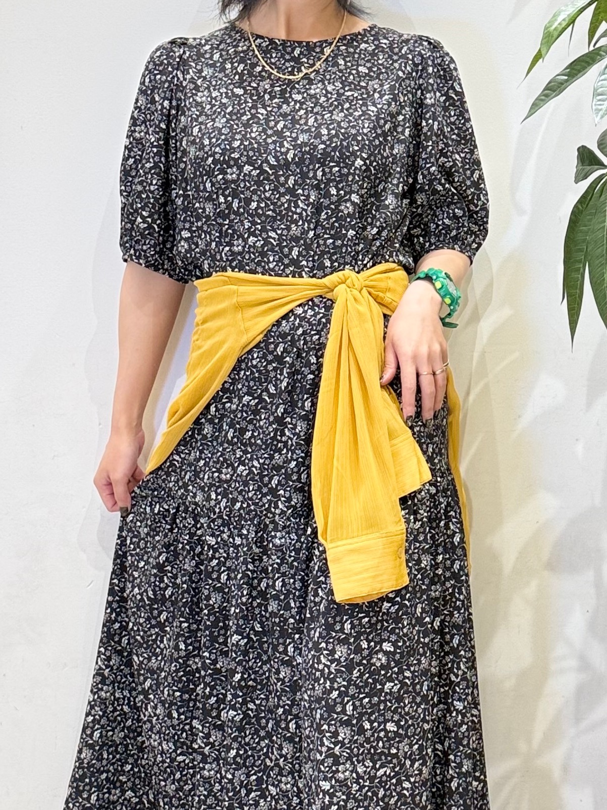misakiさんの「SHOO･LA･RUE｜【洗濯機可】ダブルポケット 楊柳しぼしぼシアーシャツ」を使ったコーディネート