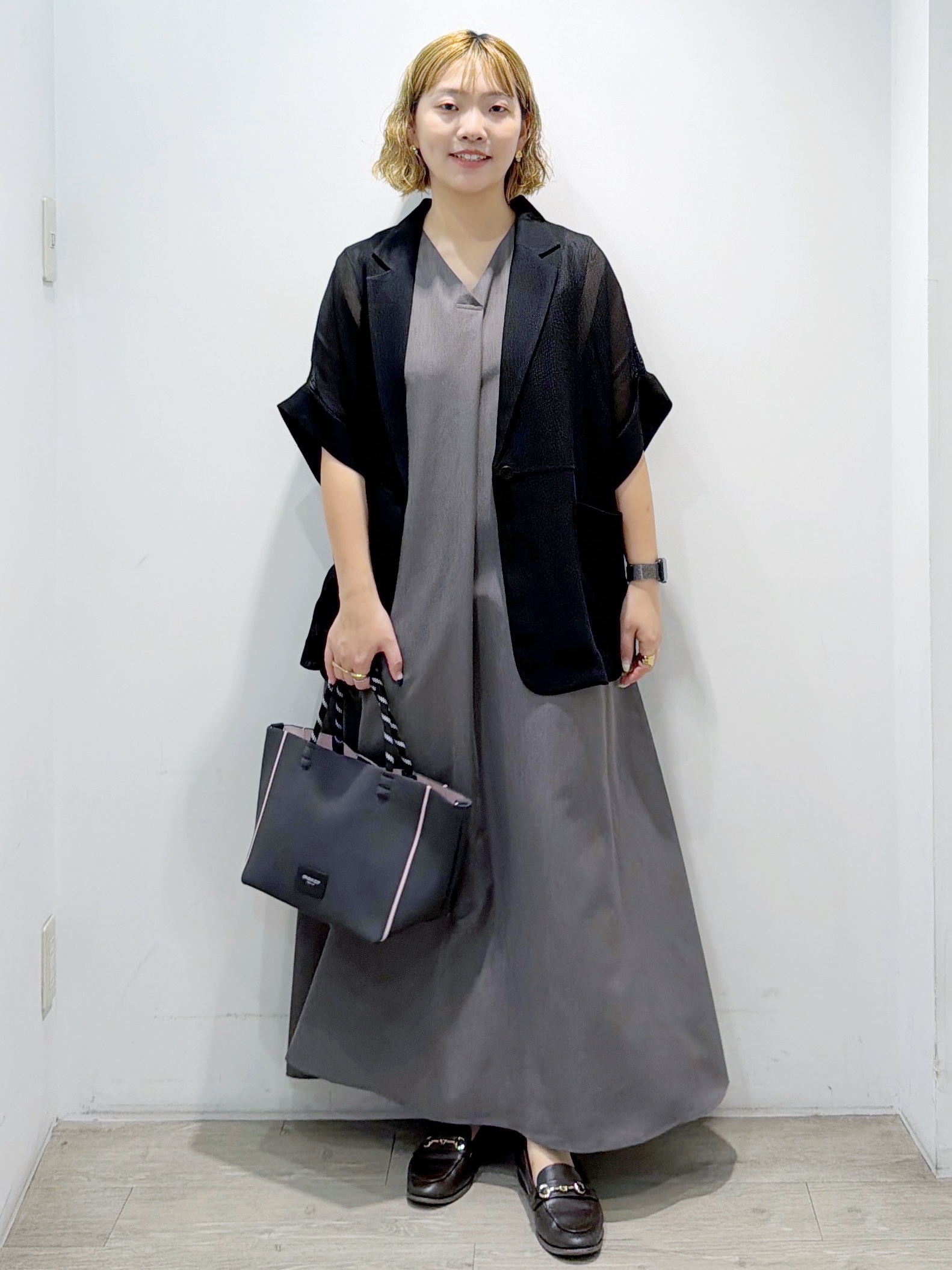 sumicaさんの「OPAQUE.CLIP｜【接触冷感】麻混シアーVネックフレアワンピース《洗濯機OK》」を使ったコーディネート