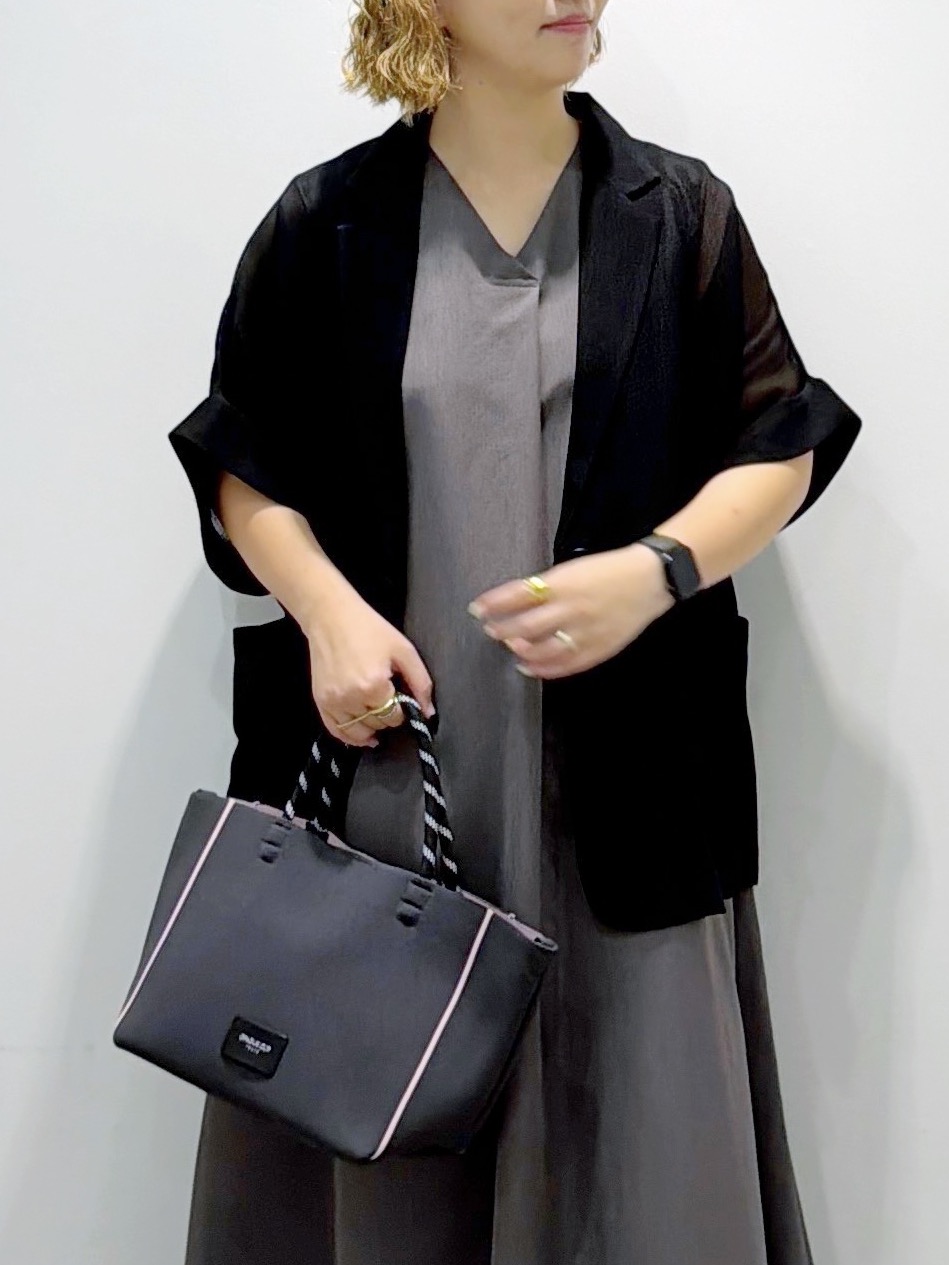 sumicaさんの「OPAQUE.CLIP｜【接触冷感】麻混シアーVネックフレアワンピース《洗濯機OK》」を使ったコーディネート