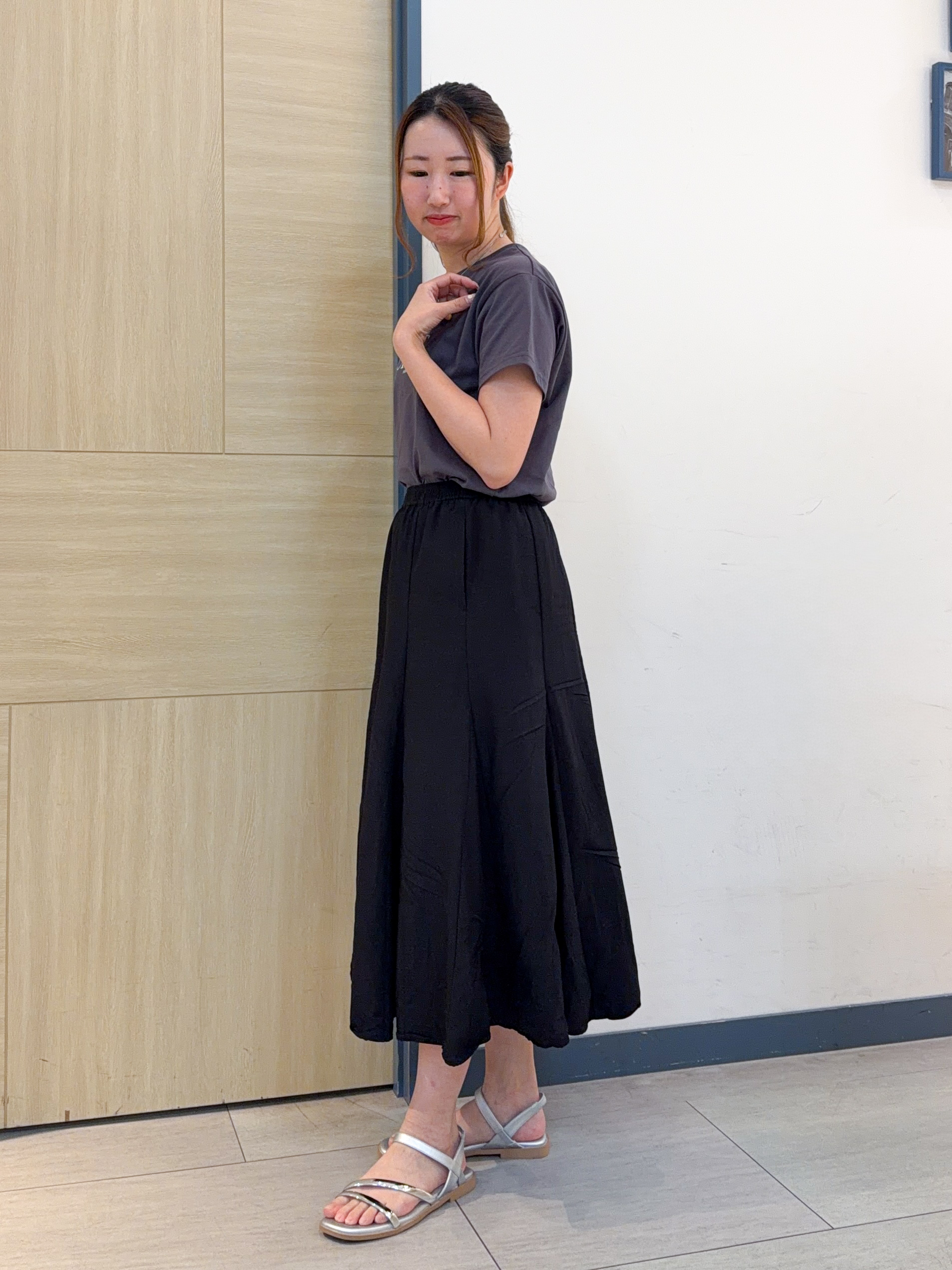 nanaさんの「grove｜【遮熱／吸水速乾／接触冷感／UVカット】ベーシックロゴTシャツ」を使ったコーディネート