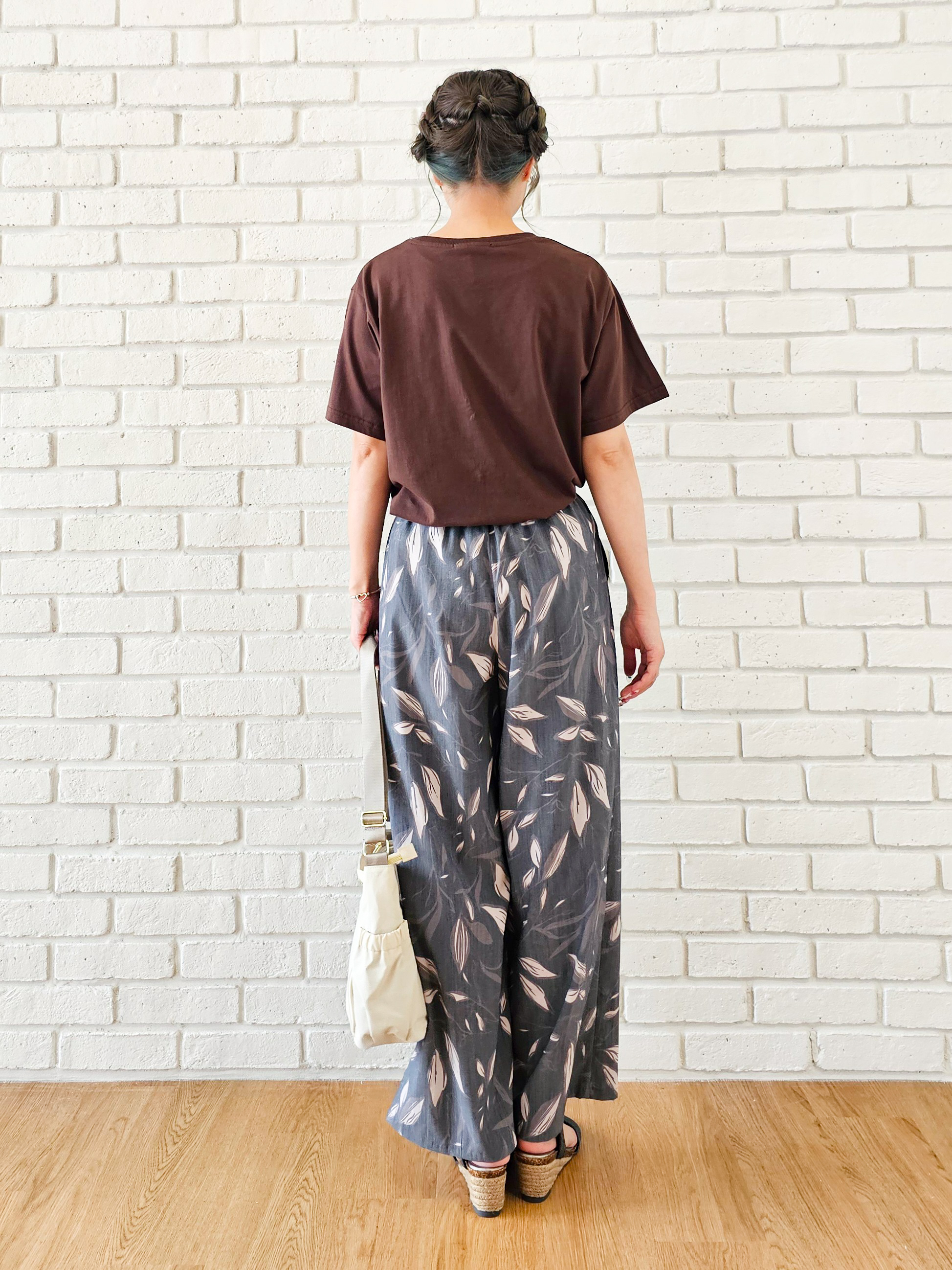ゆゆさんの「SHOO･LA･RUE｜【ひんやり/洗濯機可/S-LL】夏に快適サラサラ感 大人のひんやりプリントTシャツ」を使ったコーディネート