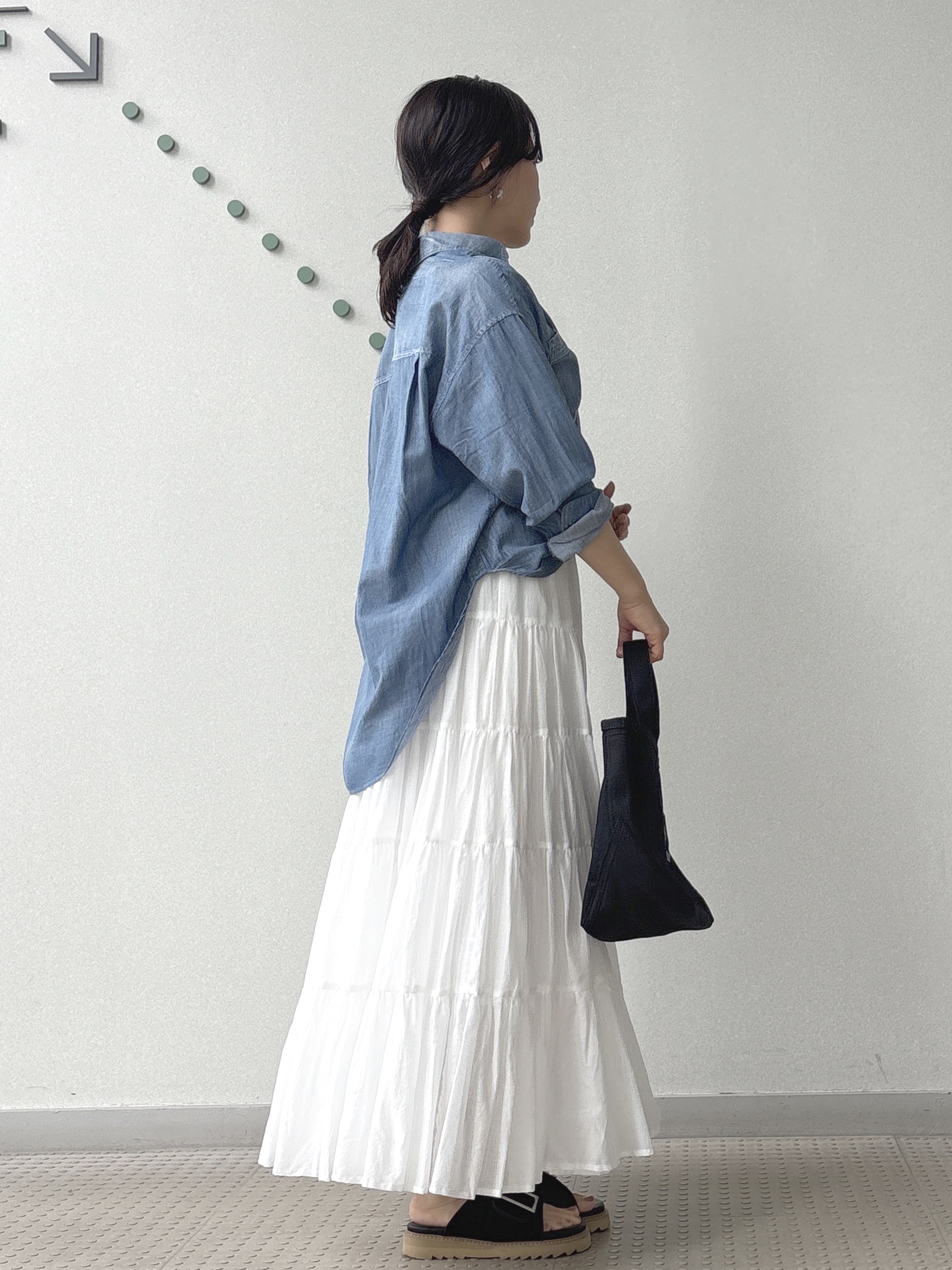 kawamuraさんの「DRESSTERIOR｜【涼しく着映え】シアーデニムシャツ」を使ったコーディネート