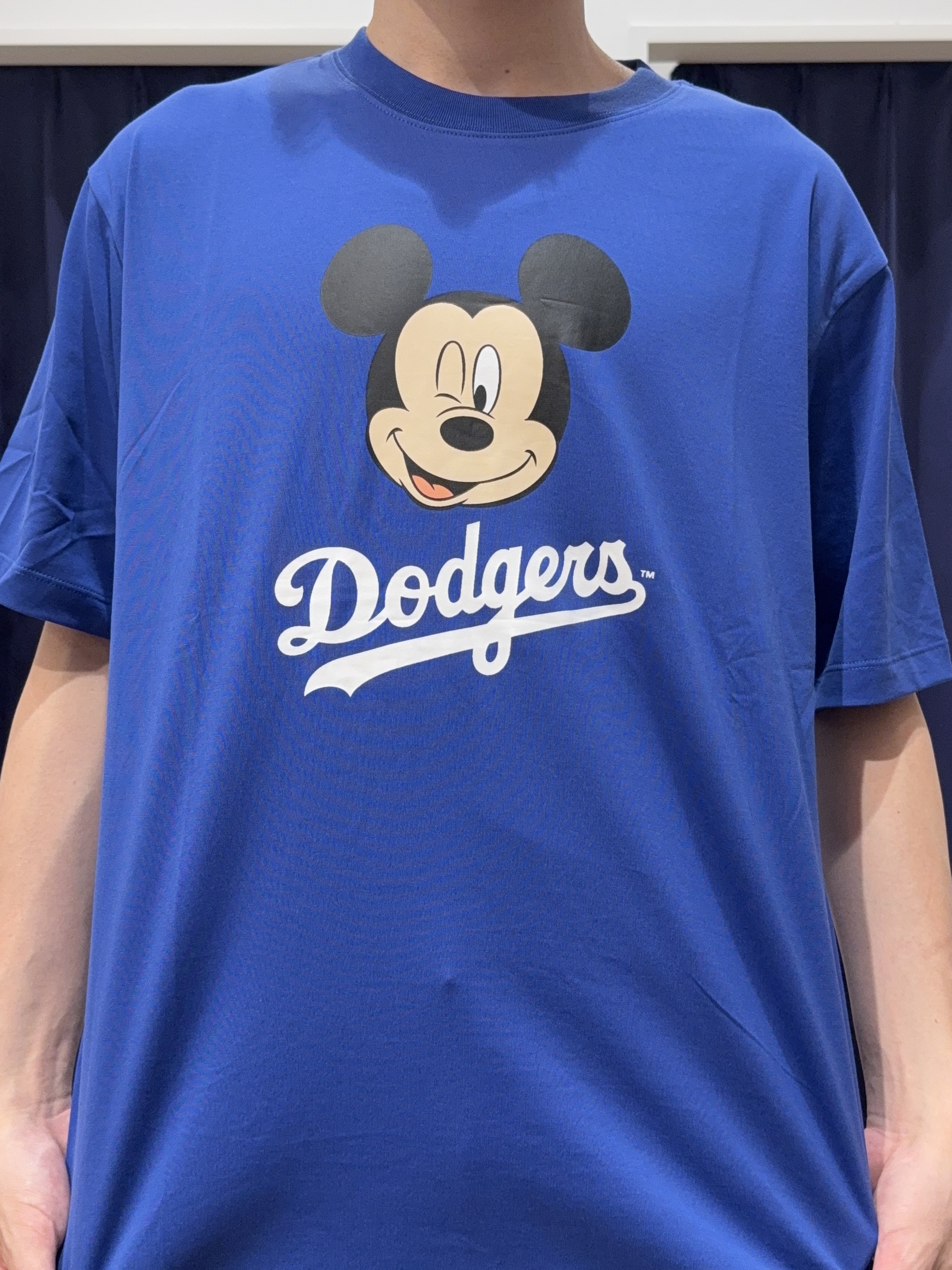 カシマさんの「THE SHOP TK｜【Disney】【MLB】スペシャルデザイン半袖Tシャツ」を使ったコーディネート