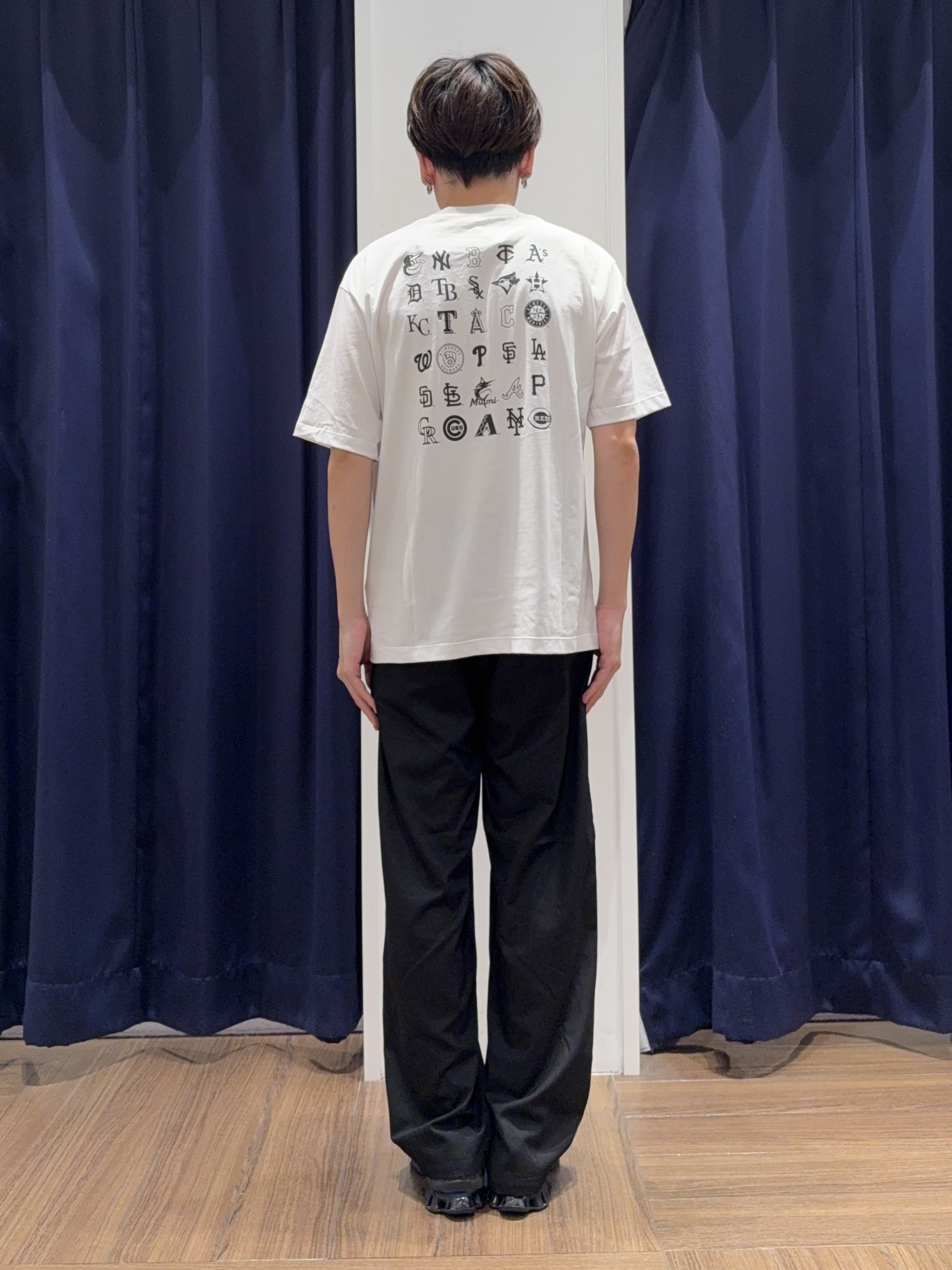 カシマさんの「THE SHOP TK｜【Disney】【MLB】スペシャルデザイン半袖Tシャツ」を使ったコーディネート