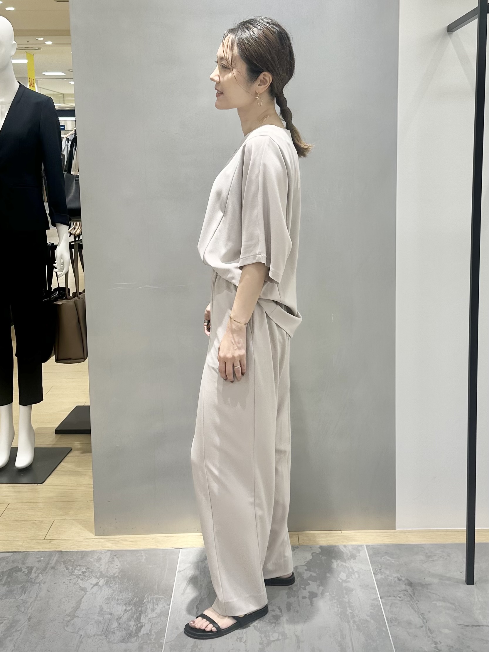 MAIさんの「INDIVI｜【着る日傘】ドルマントップス」を使ったコーディネート