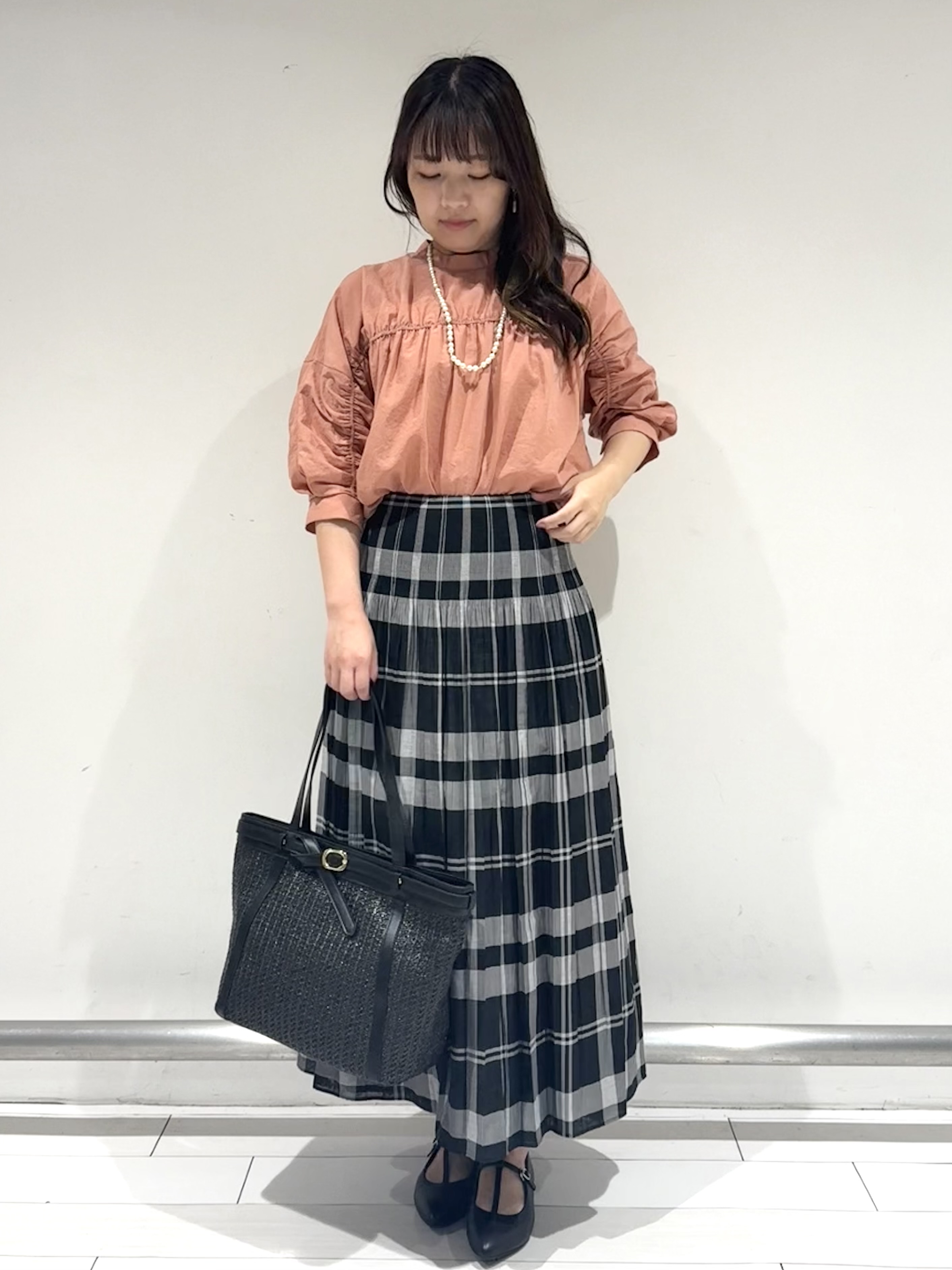 Azusaさんの「Reflect｜【手洗い可】プチハイネック ギャザーブラウス」を使ったコーディネート