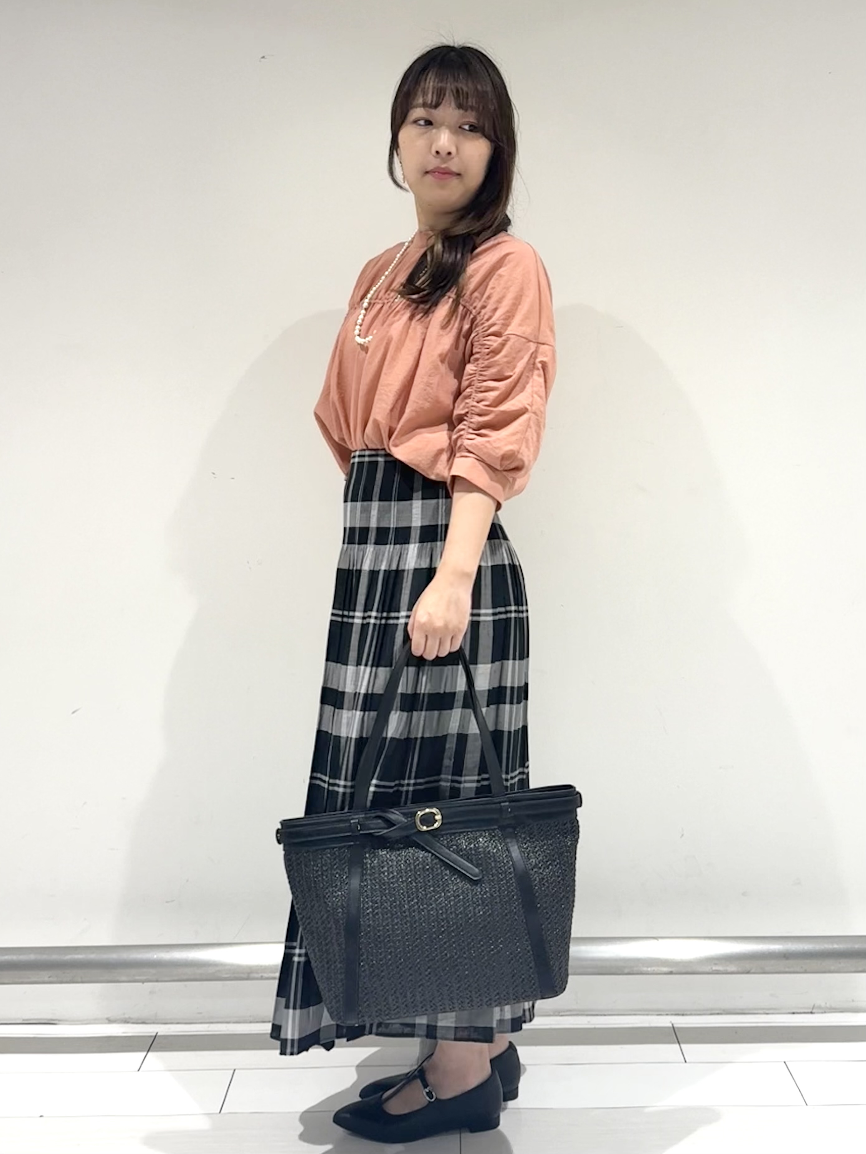 Azusaさんの「Reflect｜【手洗い可】プチハイネック ギャザーブラウス」を使ったコーディネート