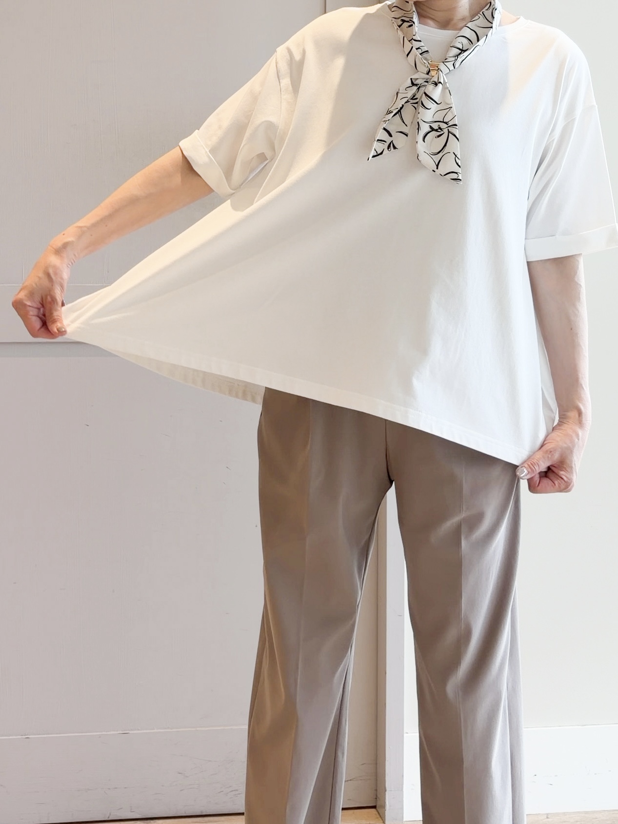 yamakoさんの「grove｜【遮熱／吸水速乾／接触冷感／UVカット】フレアシルエットTシャツ」を使ったコーディネート