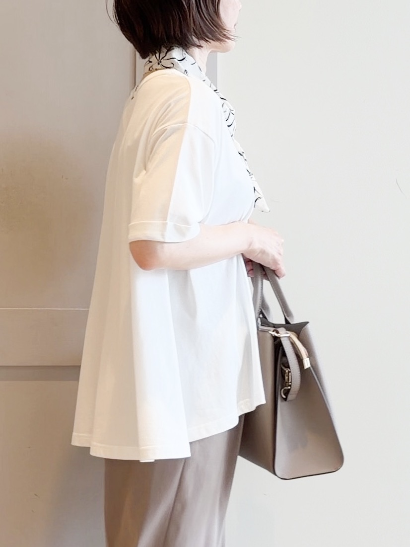 yamakoさんの「grove｜【遮熱／吸水速乾／接触冷感／UVカット】フレアシルエットTシャツ」を使ったコーディネート