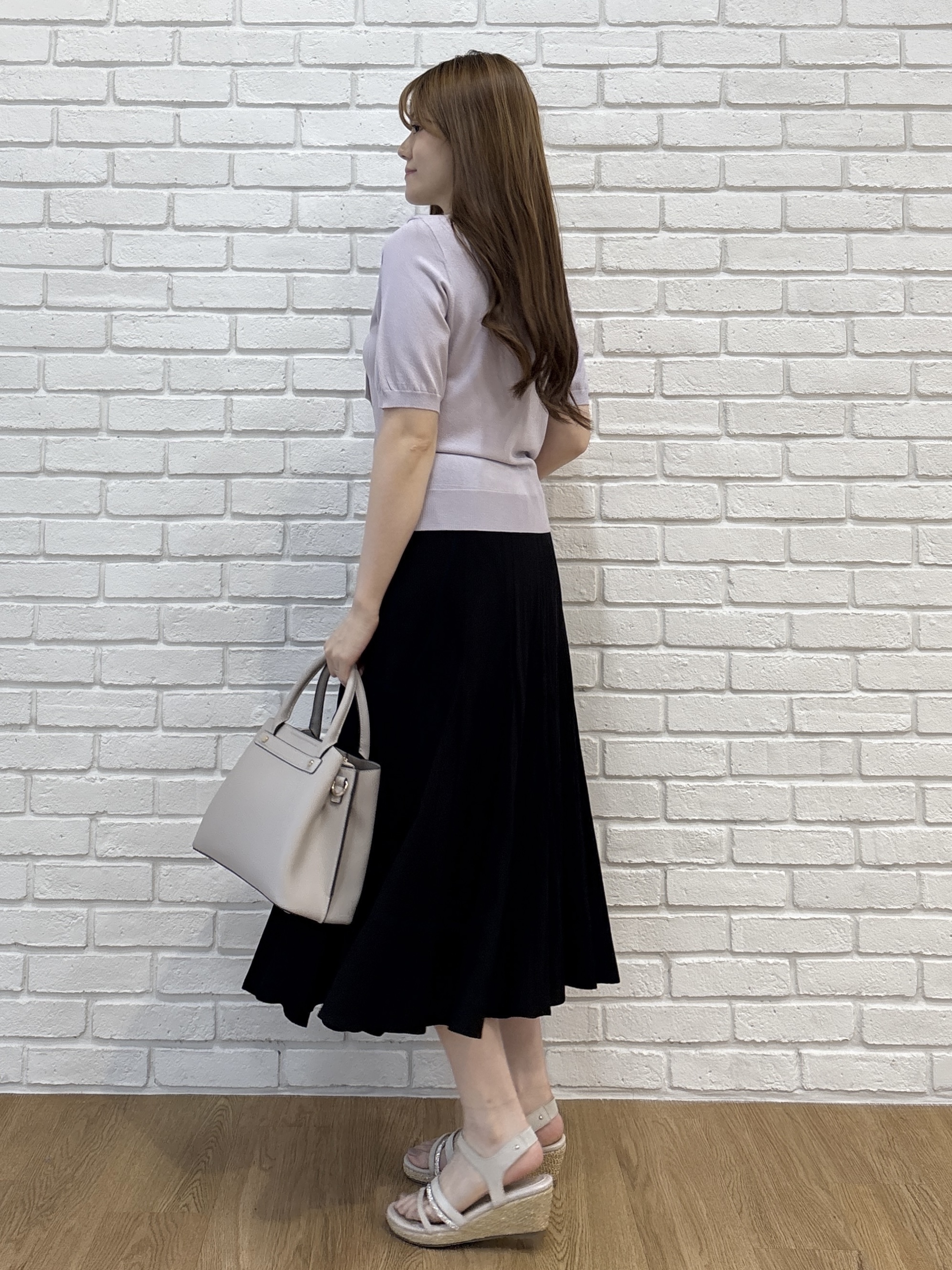 sayaさんの「grove｜【大人気アイテム5分袖で登場！】スカーフ柄ボウタイ五分袖ニットプルオーバ―」を使ったコーディネート