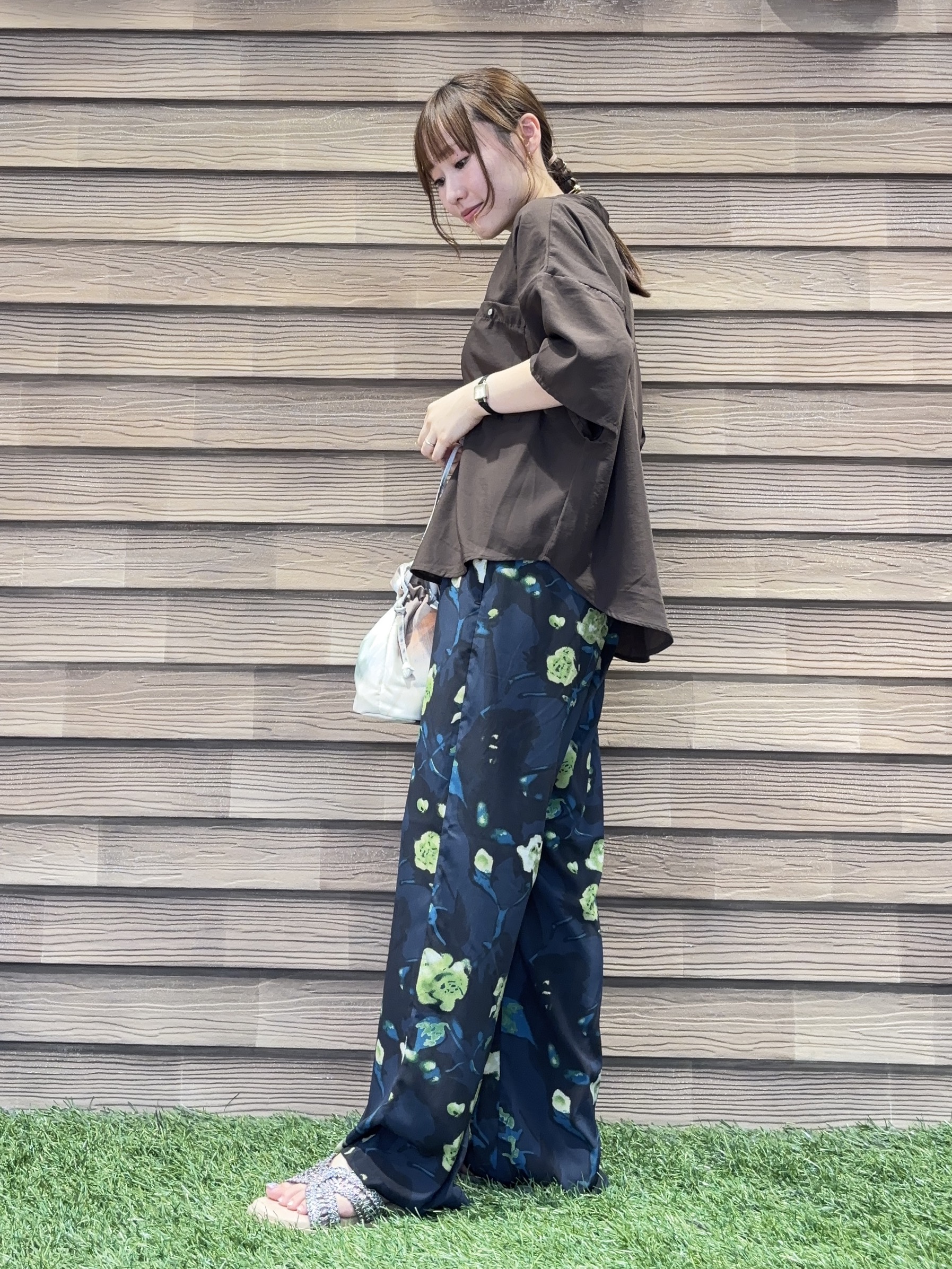 himiさんの「SHOO･LA･RUE｜【洗濯機可/S-LL】大人の抜け感 ゆるっと5分袖シャツ」を使ったコーディネート