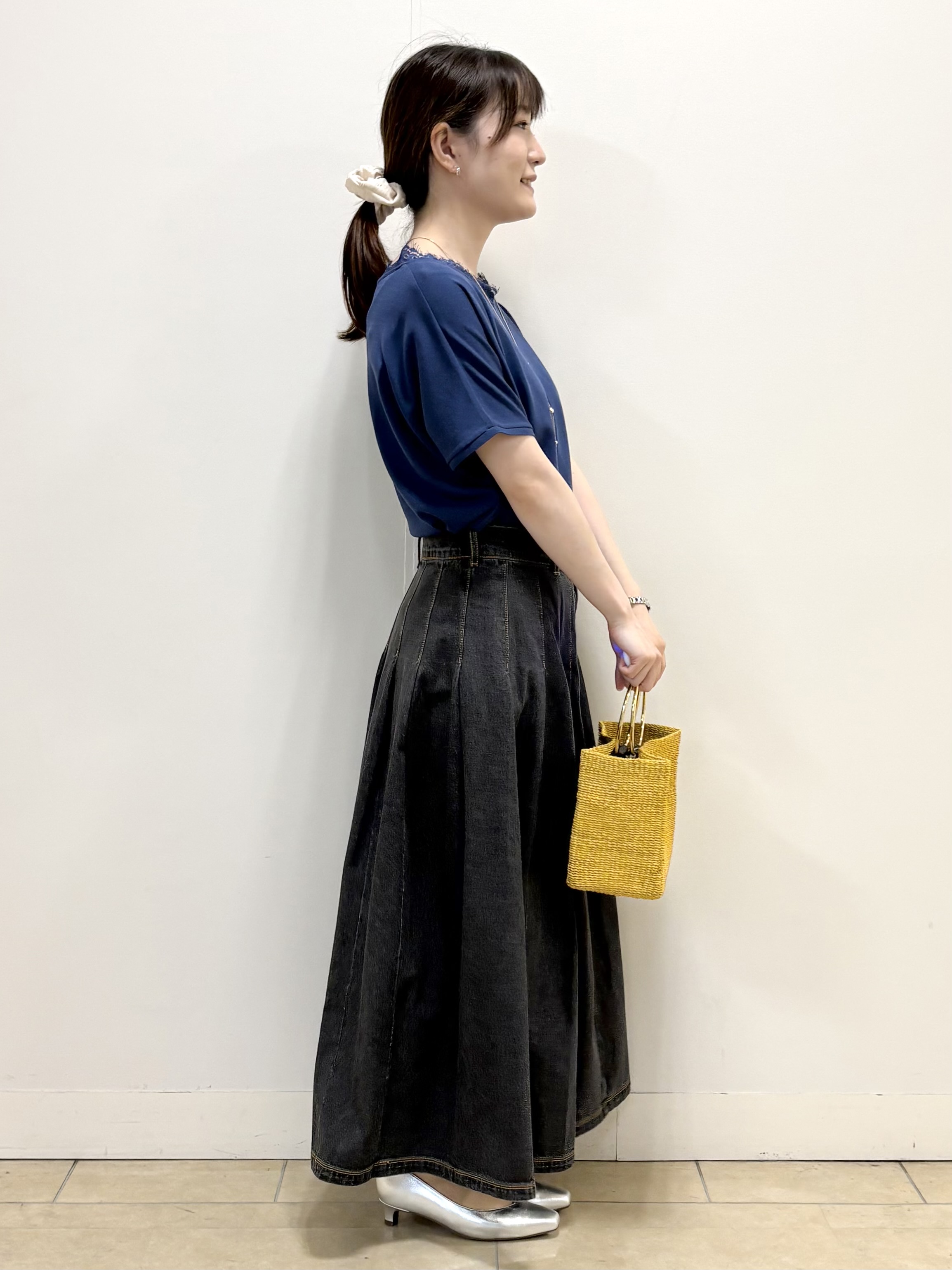 mikiさんの「Reflect｜【二の腕カバー／手洗い可】ネックレース フレンチスリーブニット」を使ったコーディネート