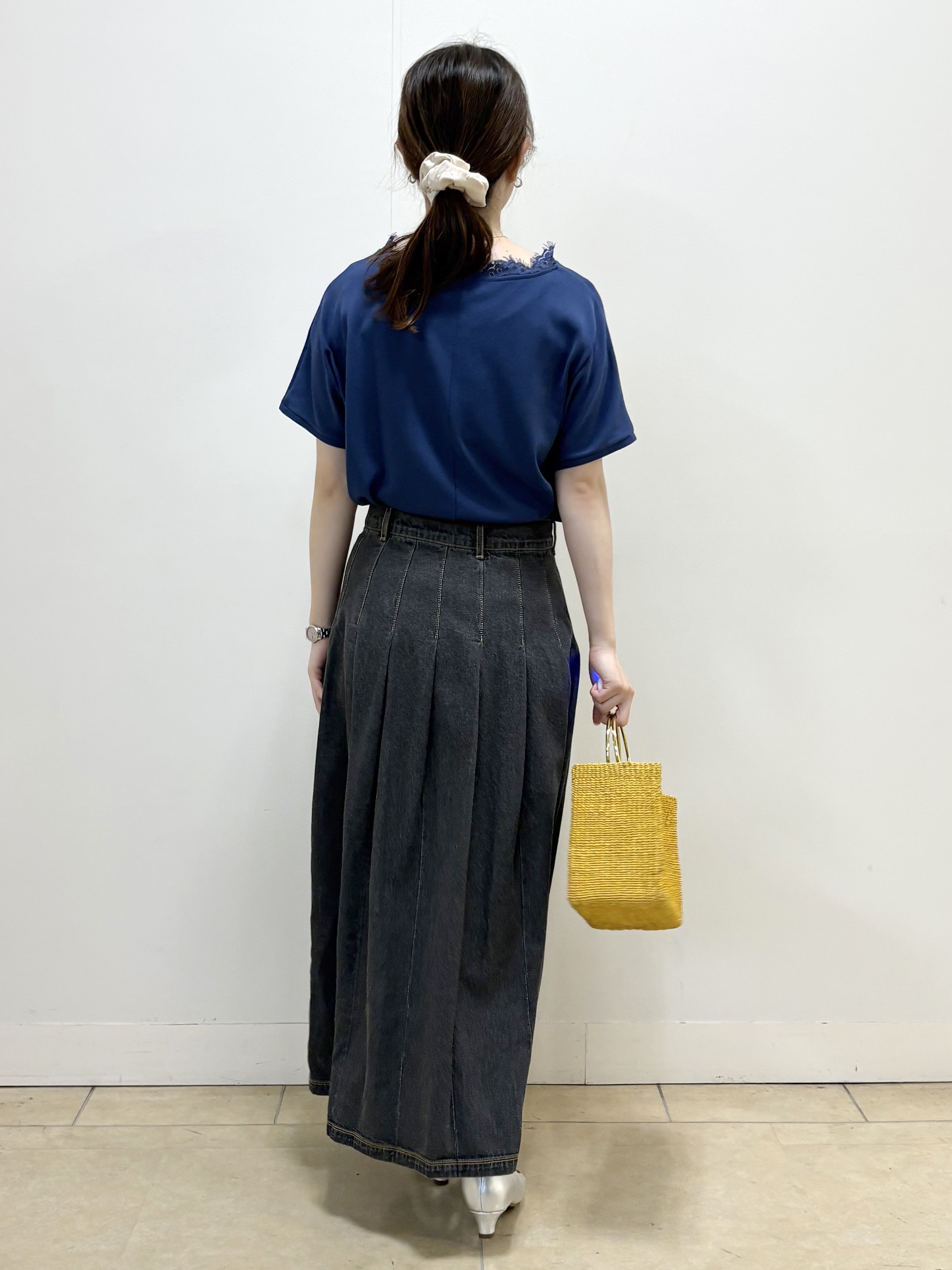 mikiさんの「Reflect｜【二の腕カバー／手洗い可】ネックレース フレンチスリーブニット」を使ったコーディネート