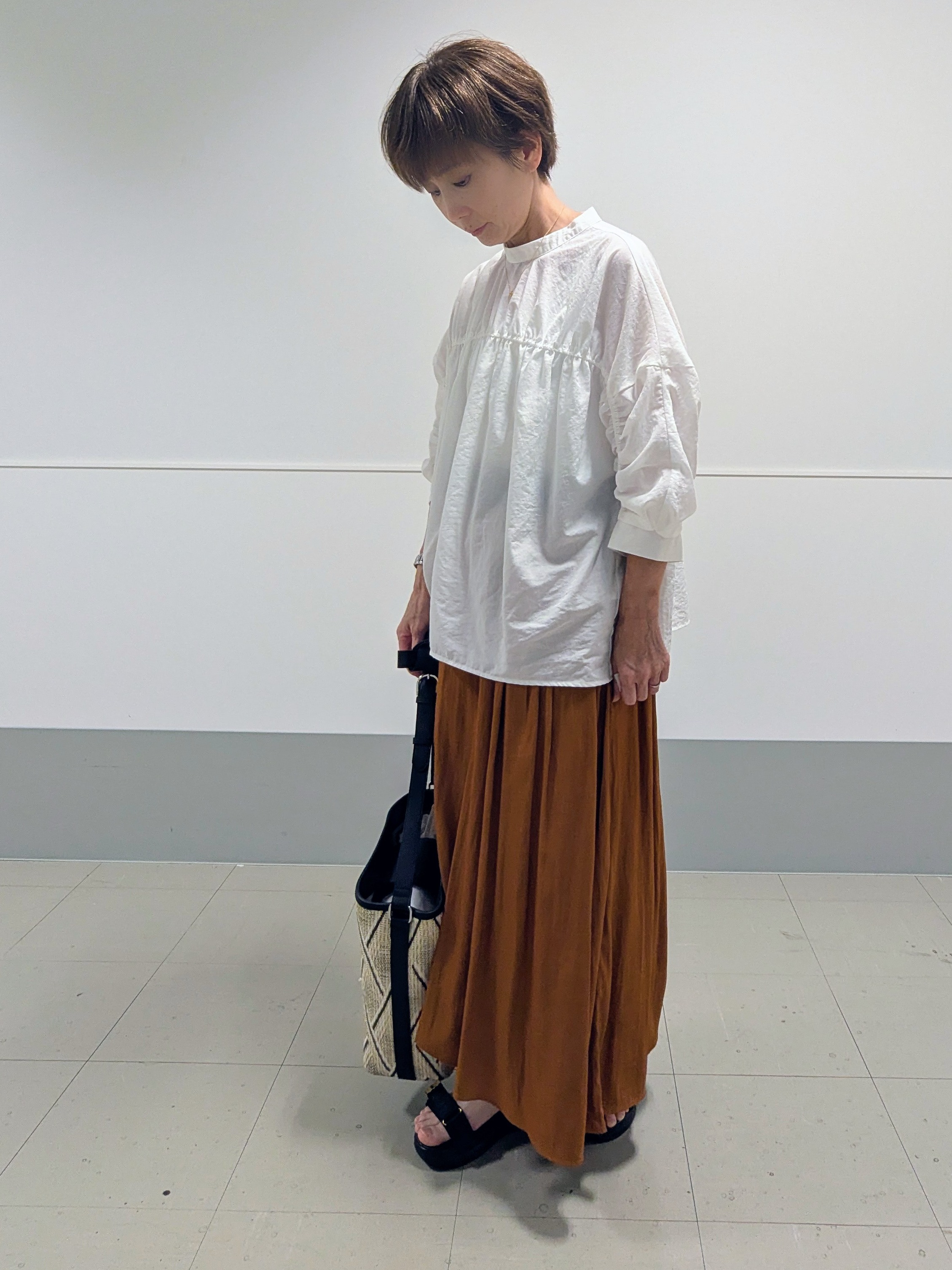 nishiさんの「Reflect｜【手洗い可】プチハイネック ギャザーブラウス」を使ったコーディネート