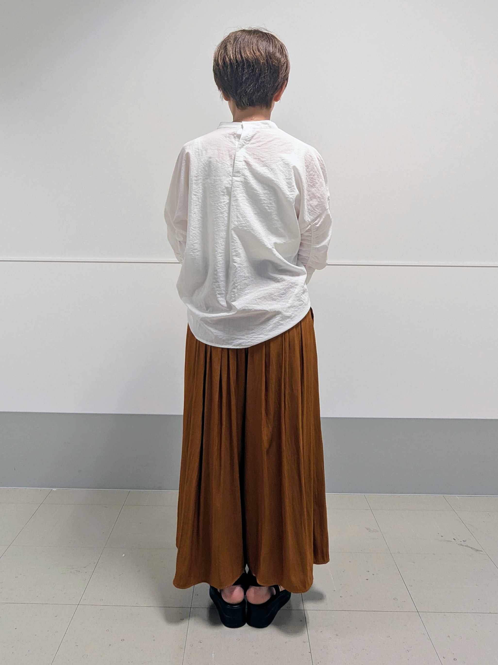 nishiさんの「Reflect｜【手洗い可】プチハイネック ギャザーブラウス」を使ったコーディネート