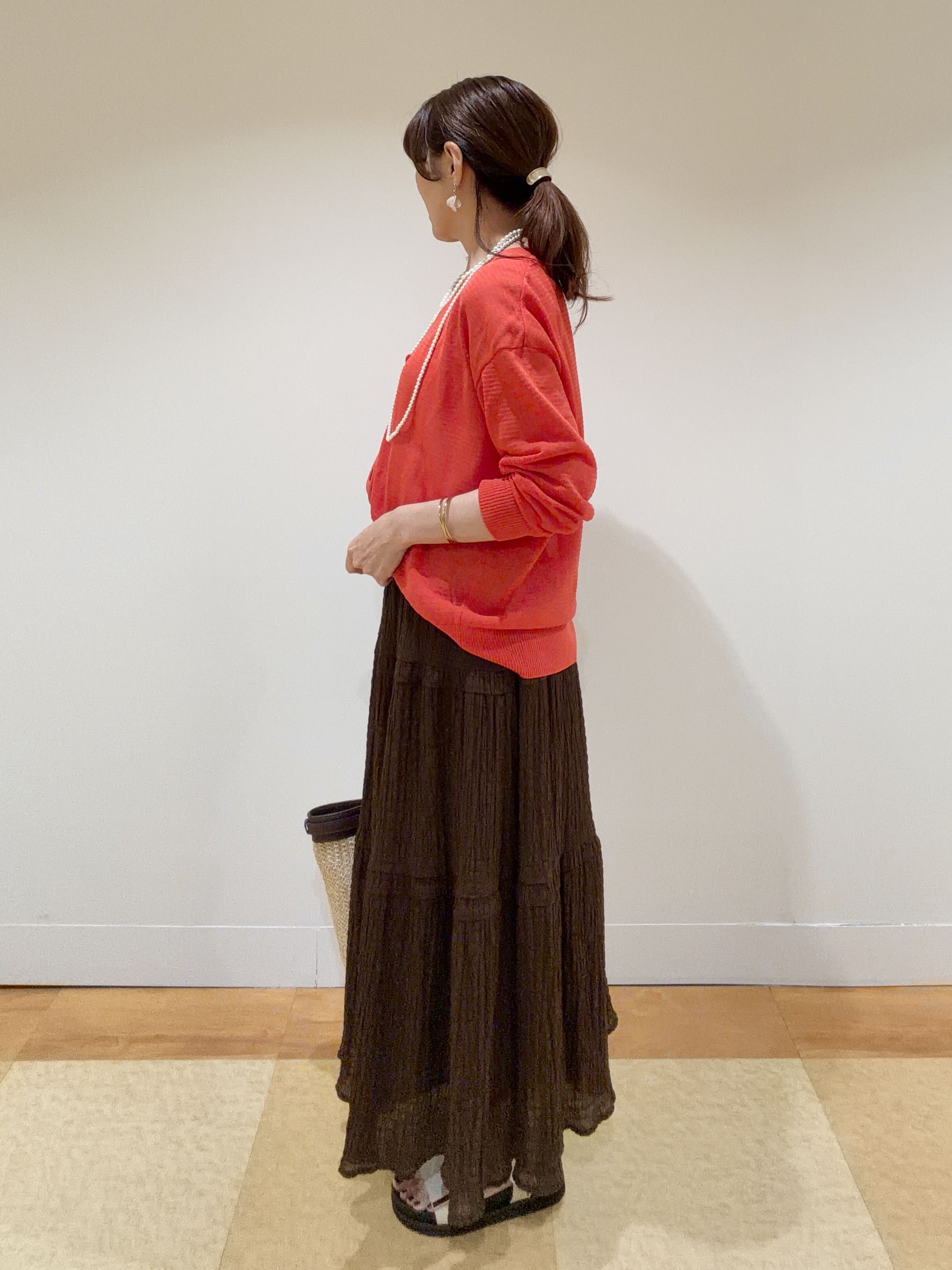 ayaさんの「Reflect｜オフボディVネックニットカーディガン」を使ったコーディネート