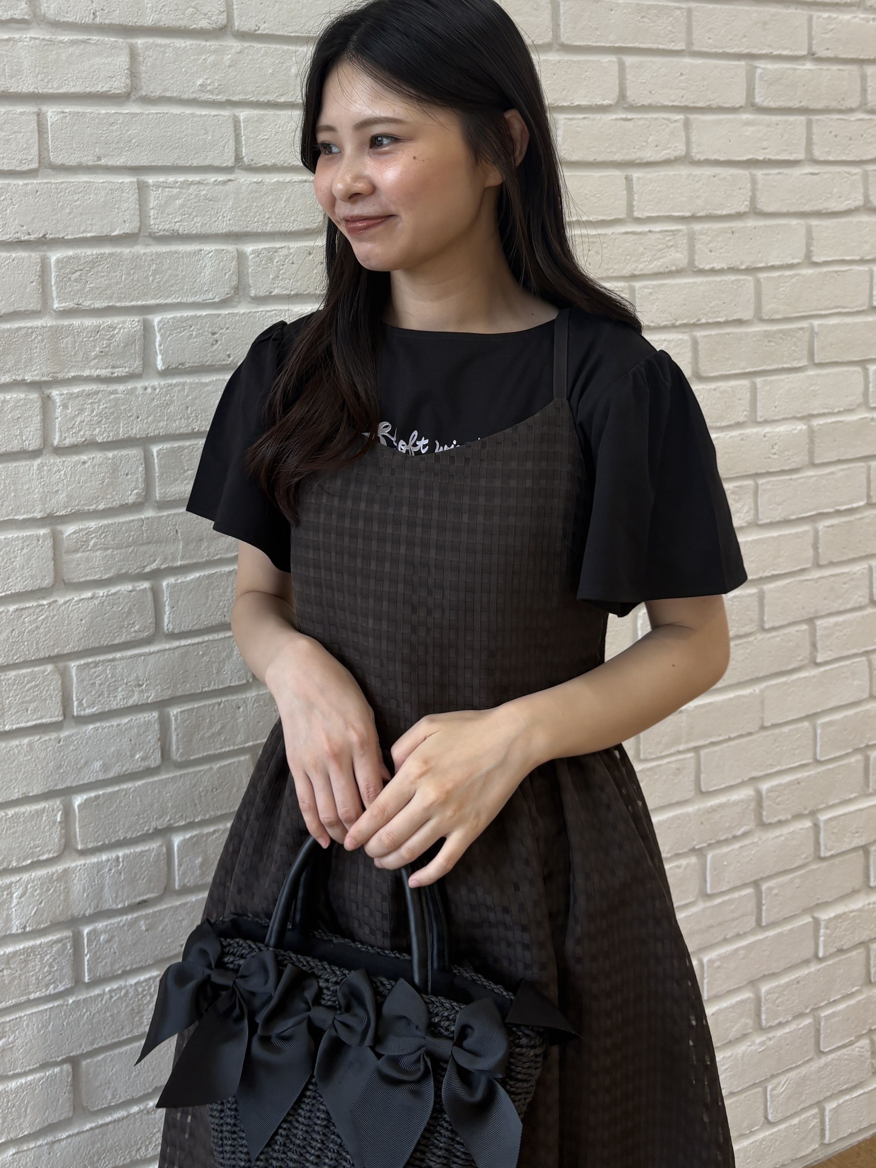 AOIさんの「Couture brooch｜リボンロゴTシャツ」を使ったコーディネート