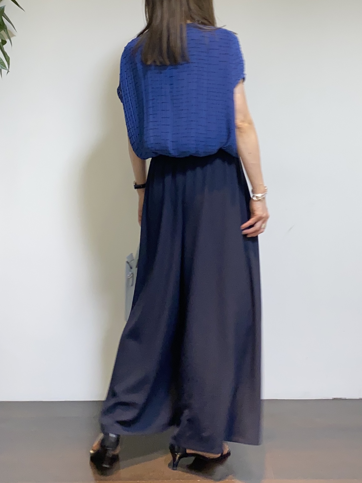 tomoさんの「UNTITLED｜◆【1枚で着映える】ドットジャガードブラウス」を使ったコーディネート