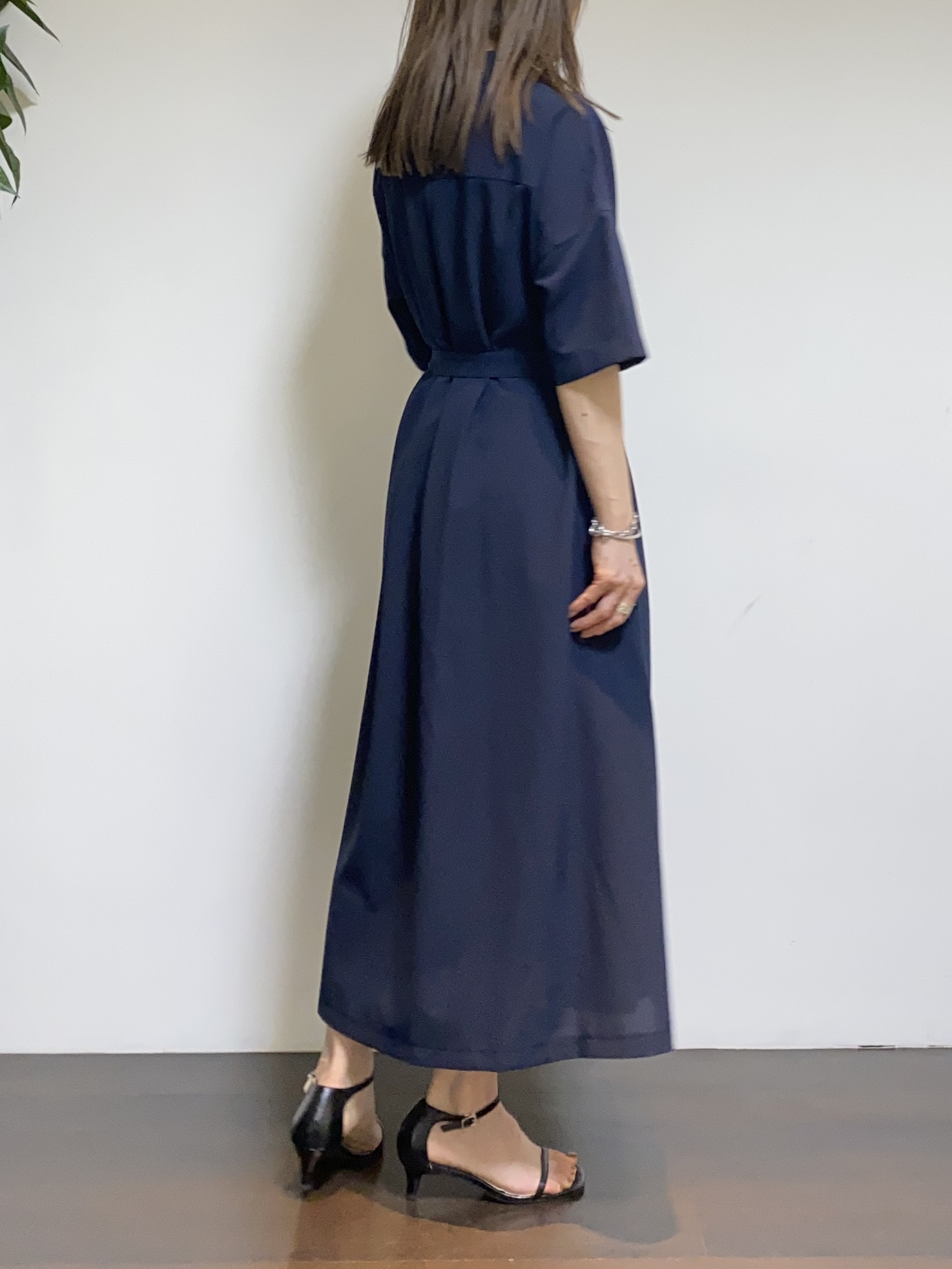 tomoさんの「UNTITLED｜【アンサンブル可/日除け・冷房対策】シアーレーヨンZIPカーディガン」を使ったコーディネート
