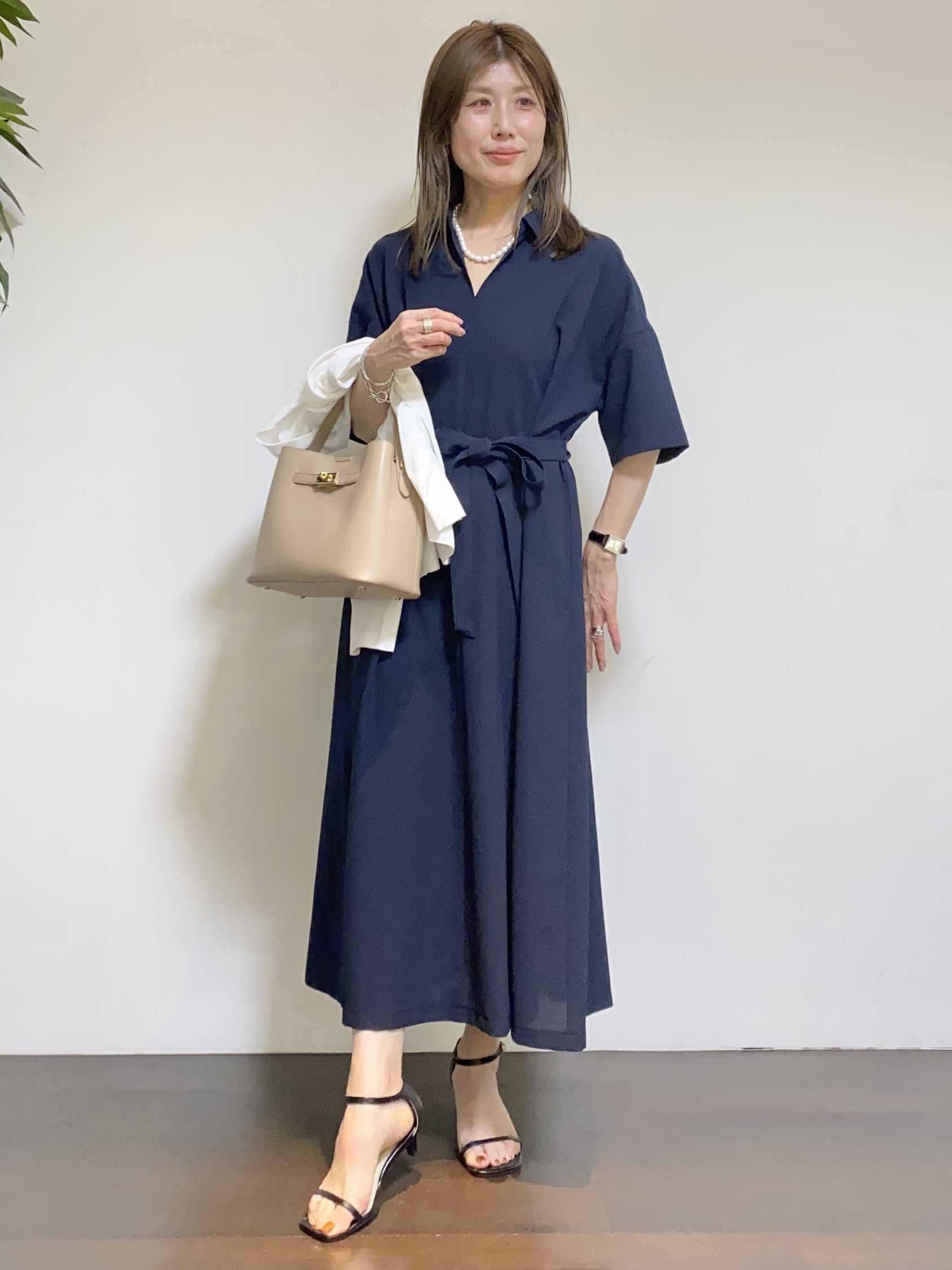 tomoさんの「UNTITLED｜【アンサンブル可/日除け・冷房対策】シアーレーヨンZIPカーディガン」を使ったコーディネート