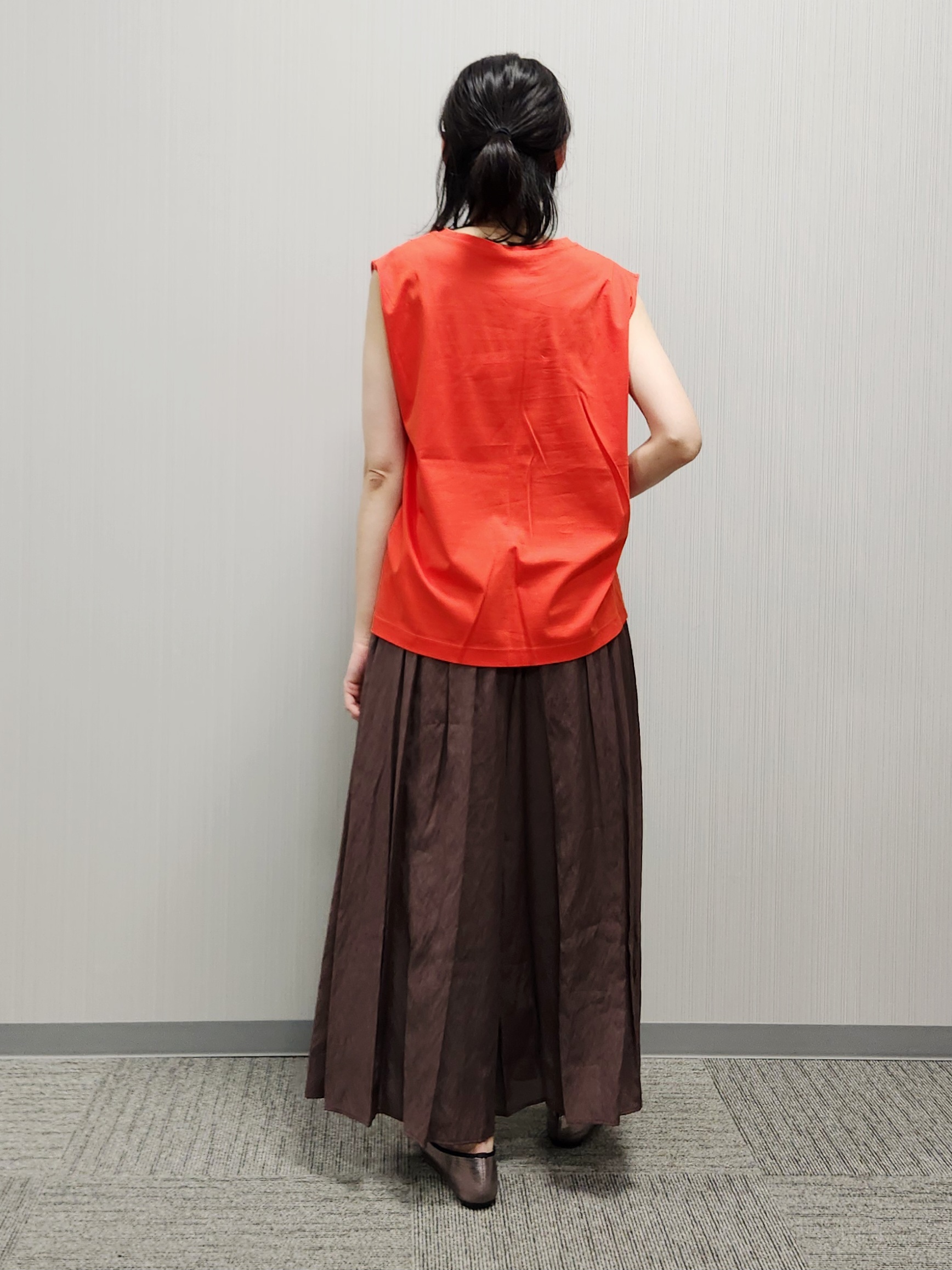 naraさんの「Dessin｜【接触冷感/UVカット】美光沢ノースリーブカットソー」を使ったコーディネート