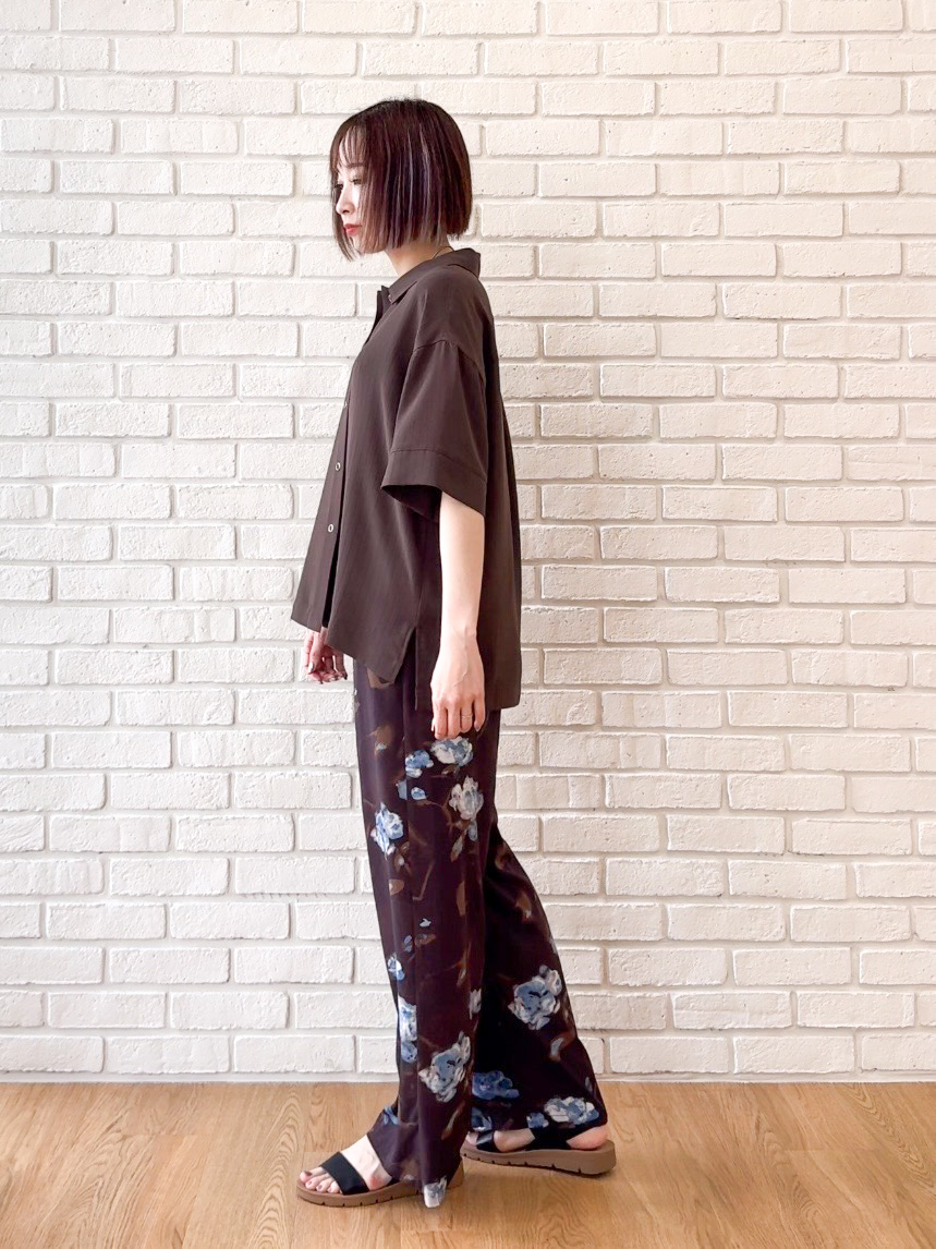 𝐜𝐡𝐢𝐤𝐚さんの「SHOO･LA･RUE｜【S-LL】見せてもキレイ スクエアネック リブタンクトップ」を使ったコーディネート