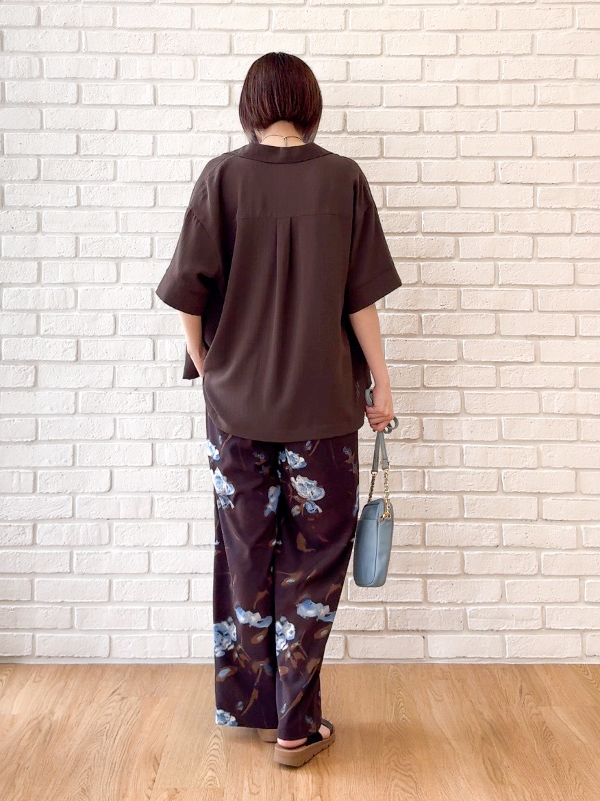 𝐜𝐡𝐢𝐤𝐚さんの「SHOO･LA･RUE｜【S-LL】見せてもキレイ スクエアネック リブタンクトップ」を使ったコーディネート