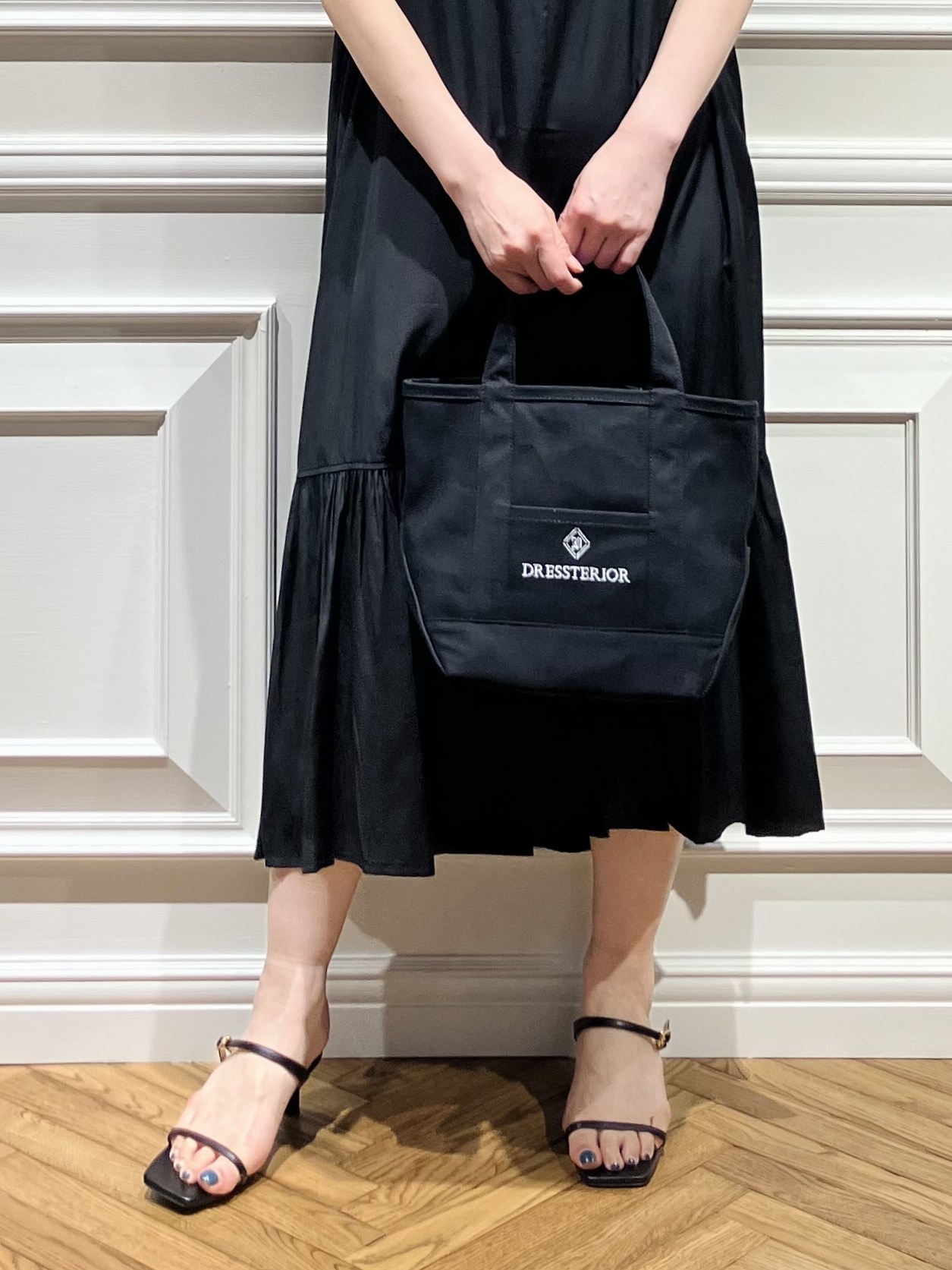 TSUKUIさんの「DRESSTERIOR｜【ウォッシャブル】ノースリーブギャザーヘムワンピース」を使ったコーディネート