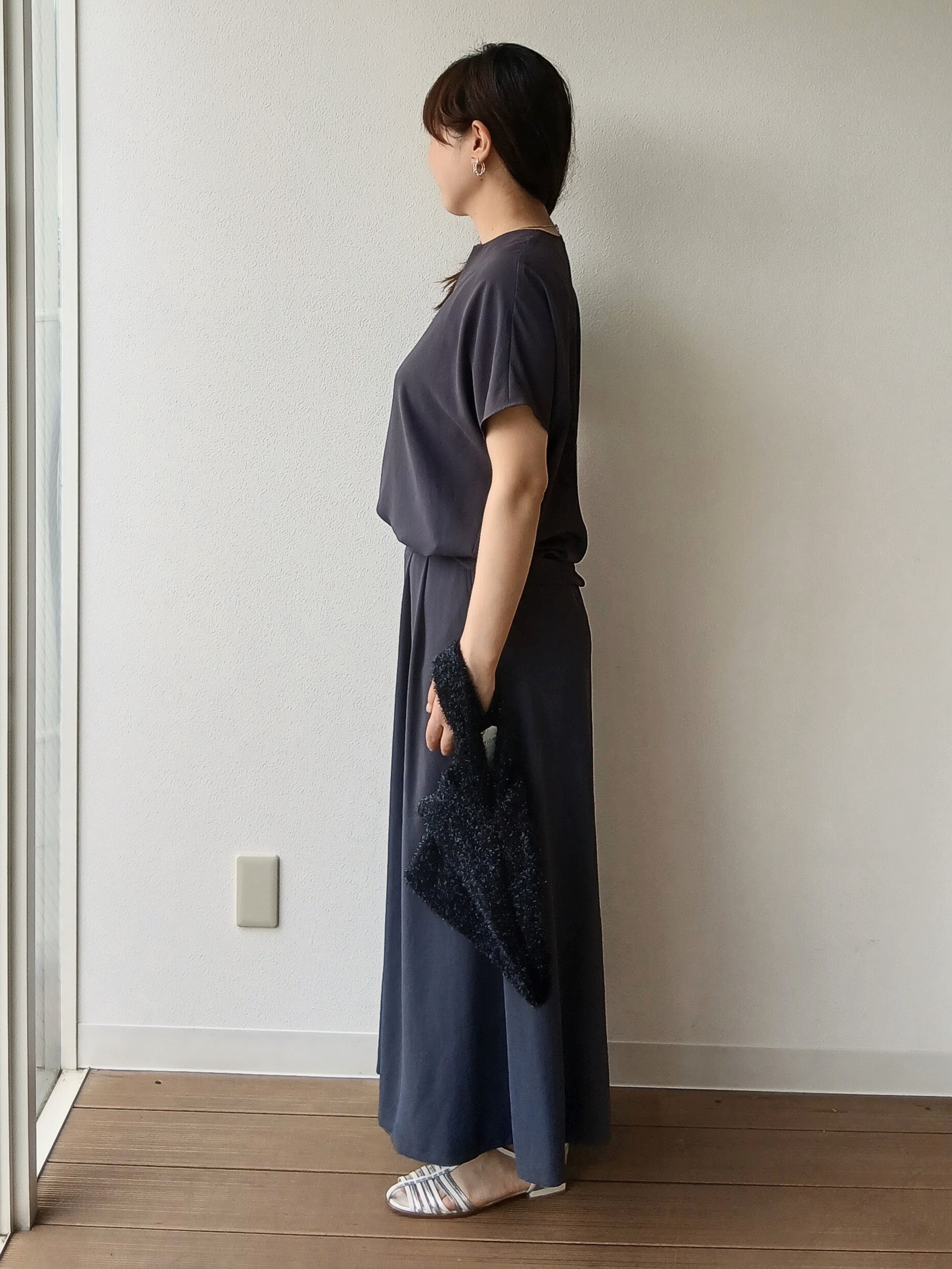 なみきさんの「UNTITLED｜【UV/接触冷感/セットアップ可】リラクシーキーVネックブラウス」を使ったコーディネート