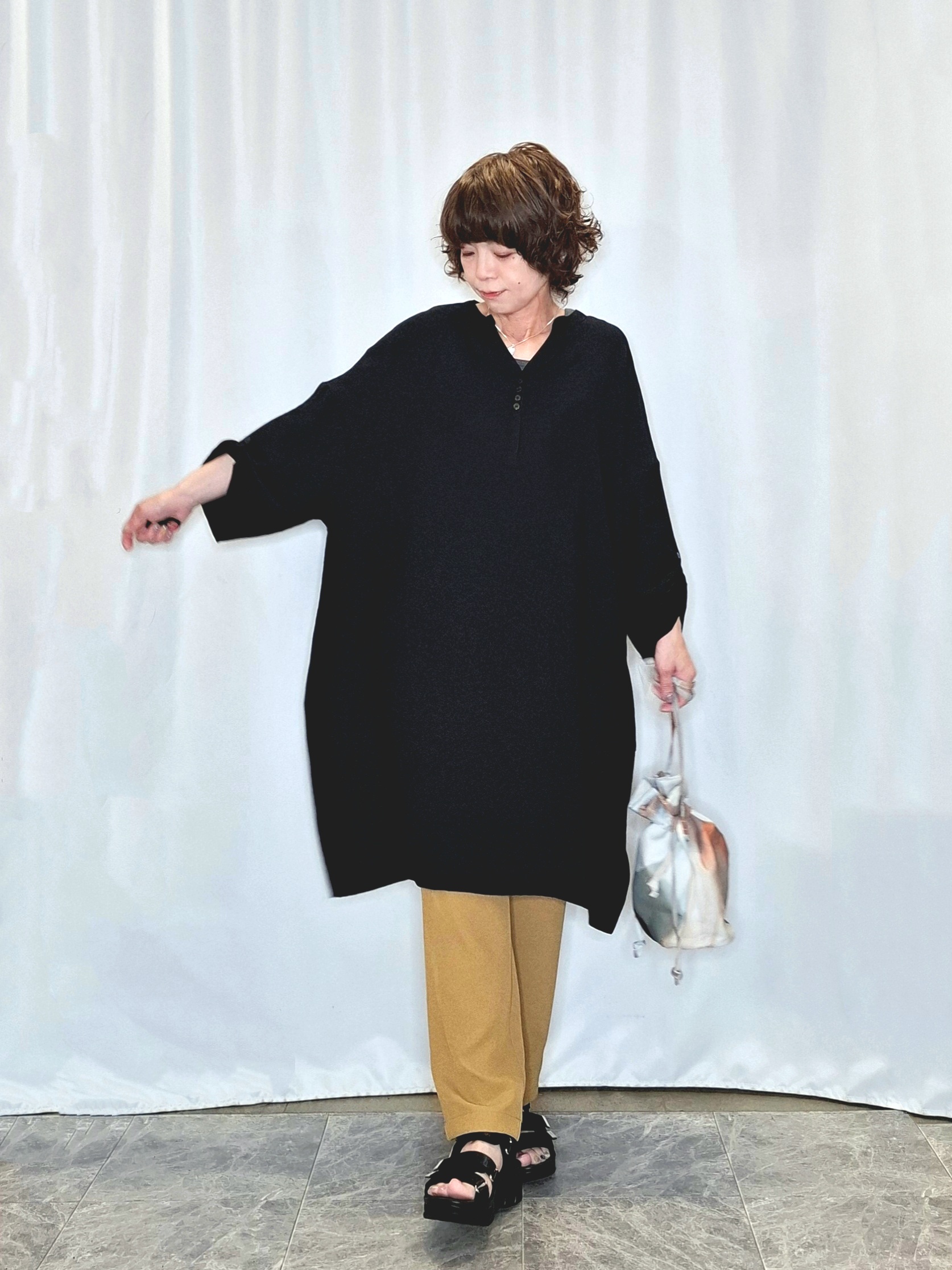 ぬーさんの「SHOO･LA･RUE｜【ひんやり/S-LL/洗濯機可】体型カバーにも ゆるっとリラックスチュニック」を使ったコーディネート