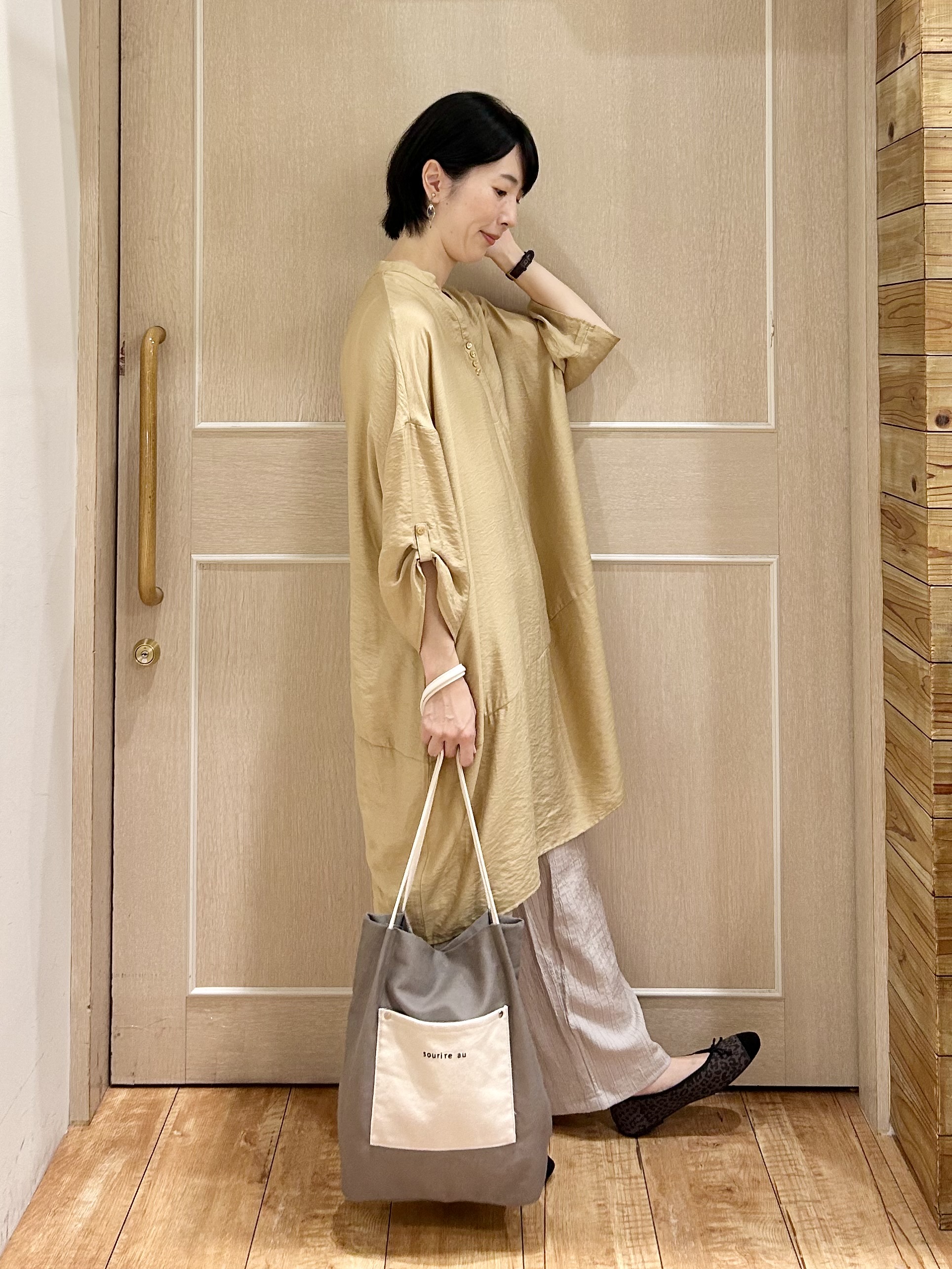 ちぐささんの「SHOO･LA･RUE｜【ひんやり/S-LL/洗濯機可】体型カバーにも ゆるっとリラックスチュニック」を使ったコーディネート