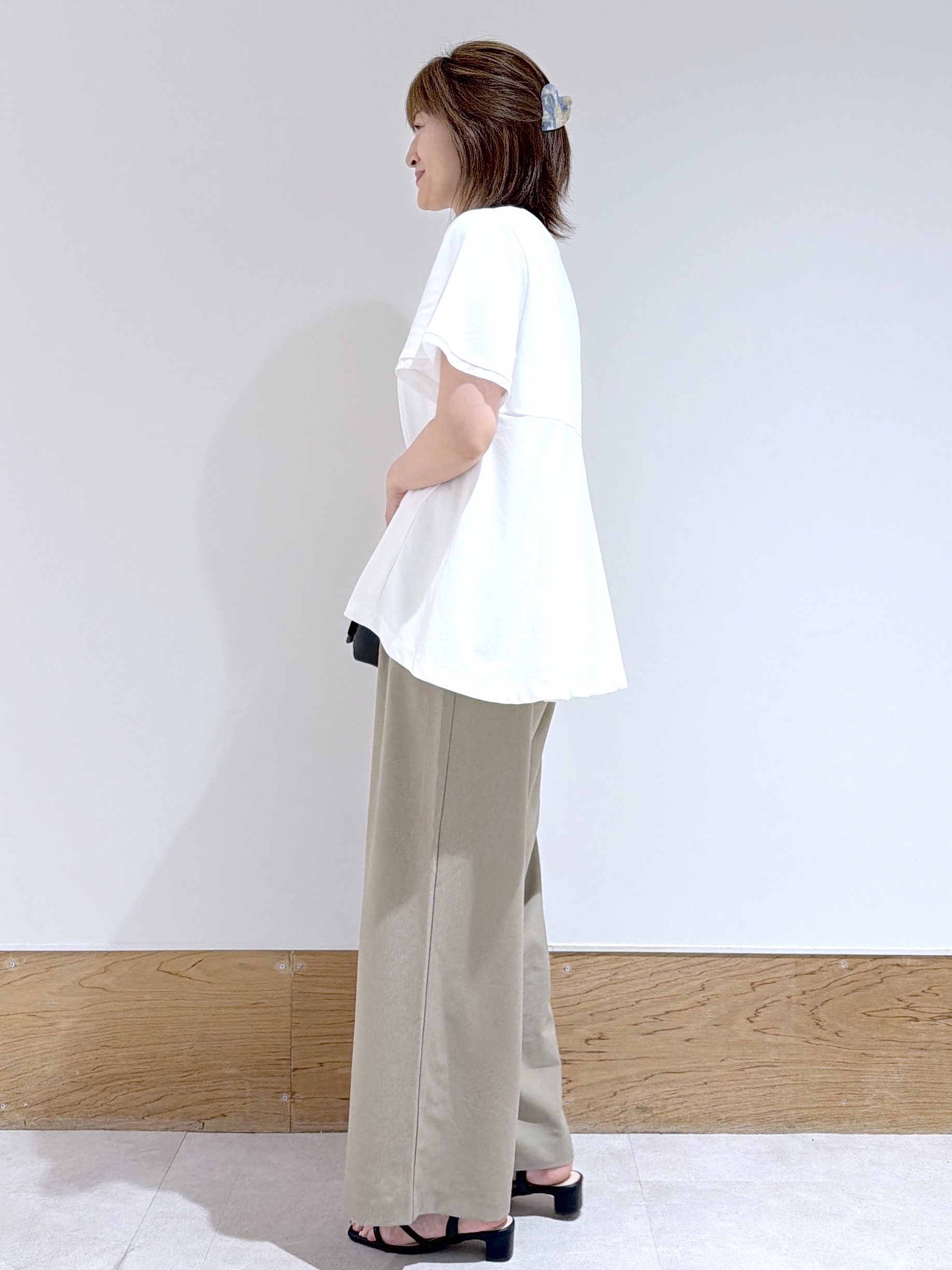 Yukinkoさんの「OPAQUE.CLIP｜【接触冷感／UV】着る冷感スーパーアイス ペプラムカットソー《洗濯機OK》」を使ったコーディネート