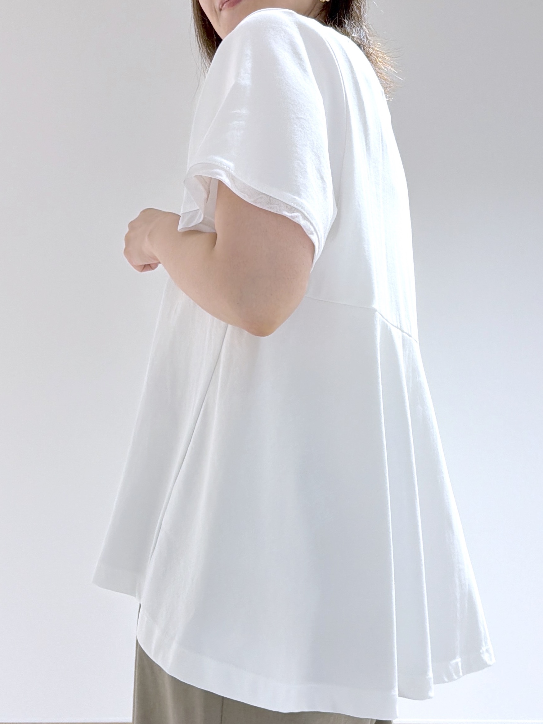 Yukinkoさんの「OPAQUE.CLIP｜【接触冷感／UV】着る冷感スーパーアイス ペプラムカットソー《洗濯機OK》」を使ったコーディネート