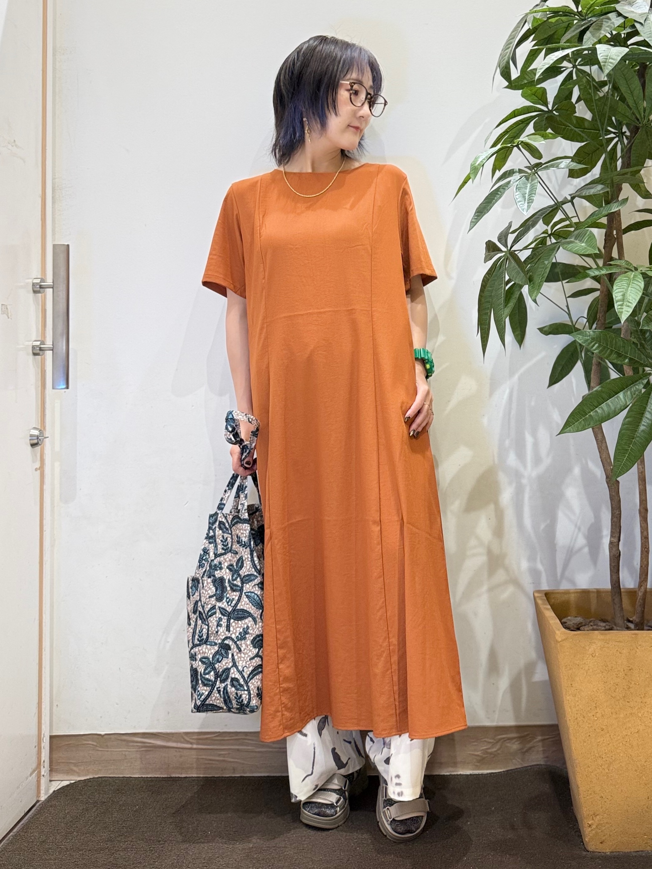 misakiさんの「SHOO･LA･RUE｜【S-LL/洗濯機可/セットアップ可】軽凛(かろりん) ひんやり切替ワンピース」を使ったコーディネート