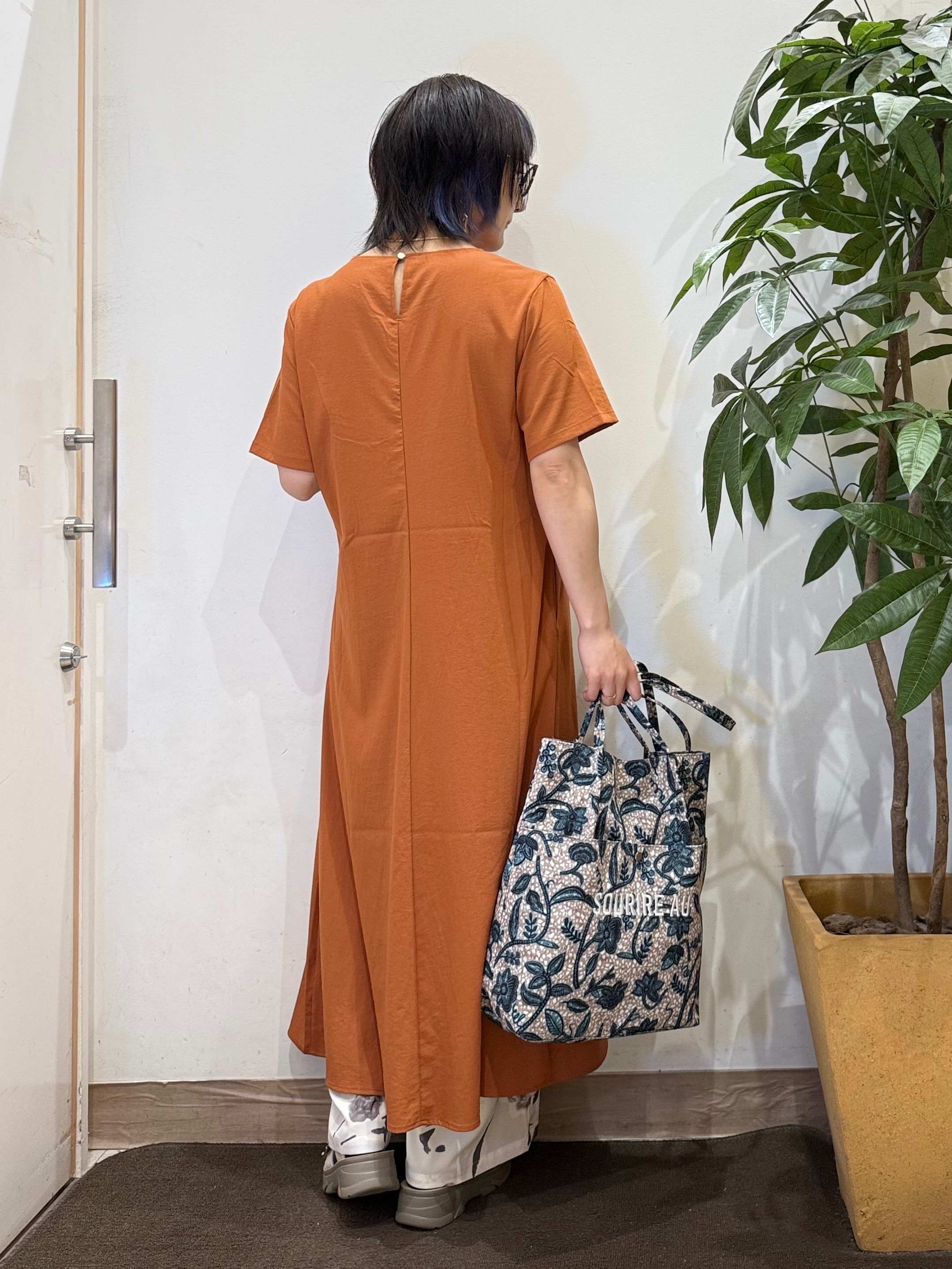 misakiさんの「SHOO･LA･RUE｜【S-LL/洗濯機可/セットアップ可】軽凛(かろりん) ひんやり切替ワンピース」を使ったコーディネート