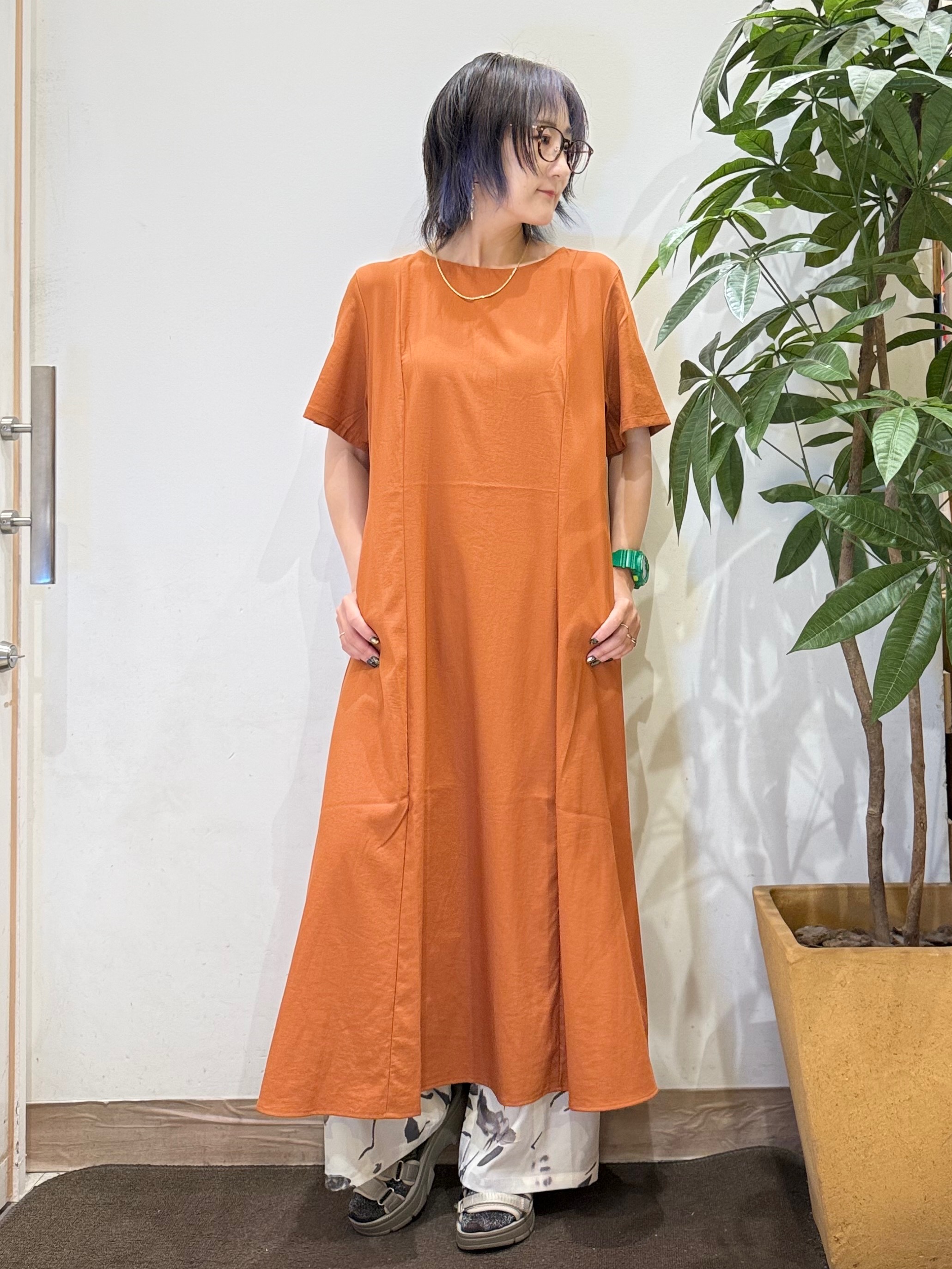 misakiさんの「SHOO･LA･RUE｜【S-LL/洗濯機可/セットアップ可】軽凛(かろりん) ひんやり切替ワンピース」を使ったコーディネート