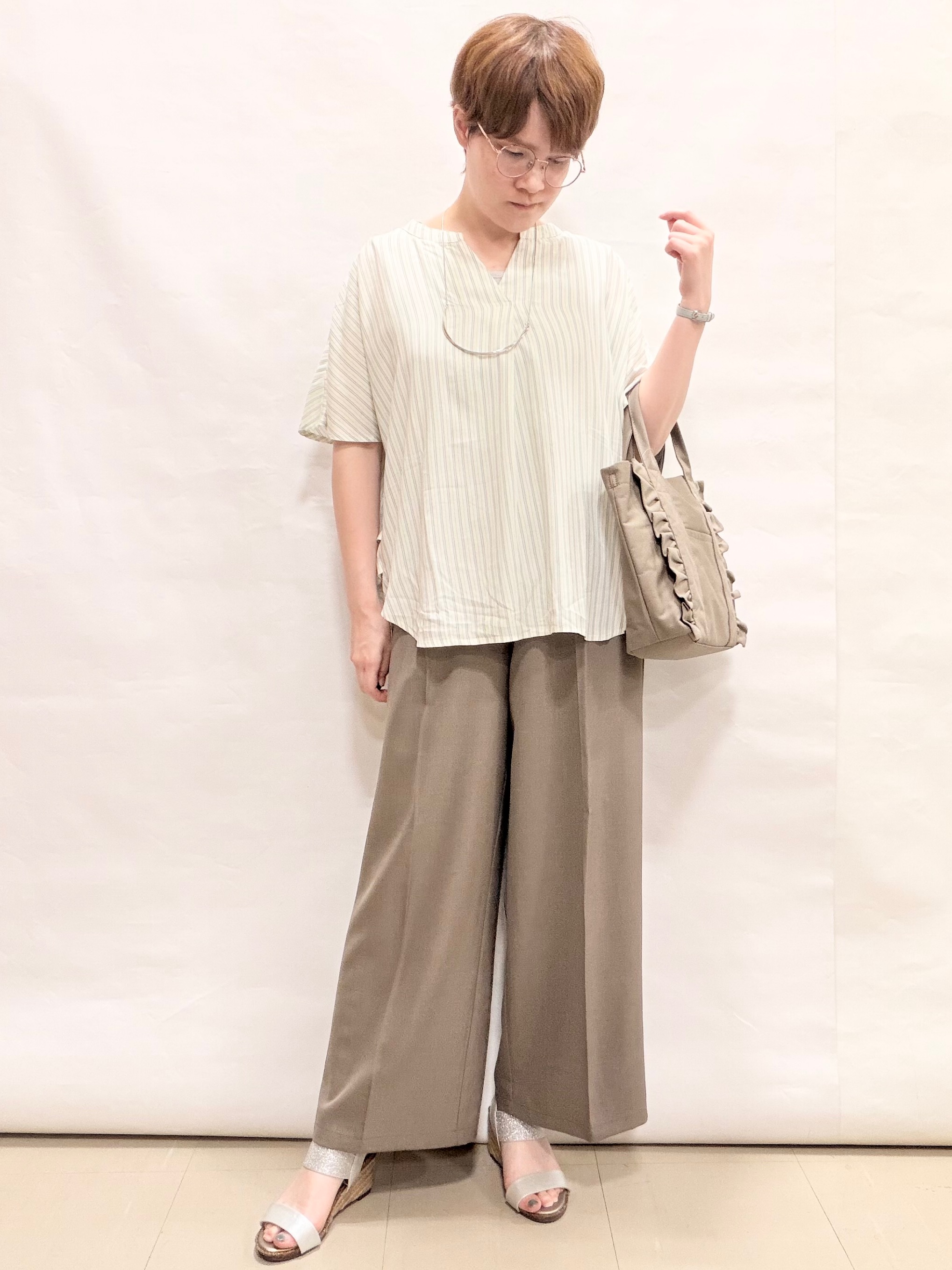 なっちゃんさんの「SHOO･LA･RUE｜【洗濯機可/体型カバー】とろみタックスキッパーブラウス」を使ったコーディネート