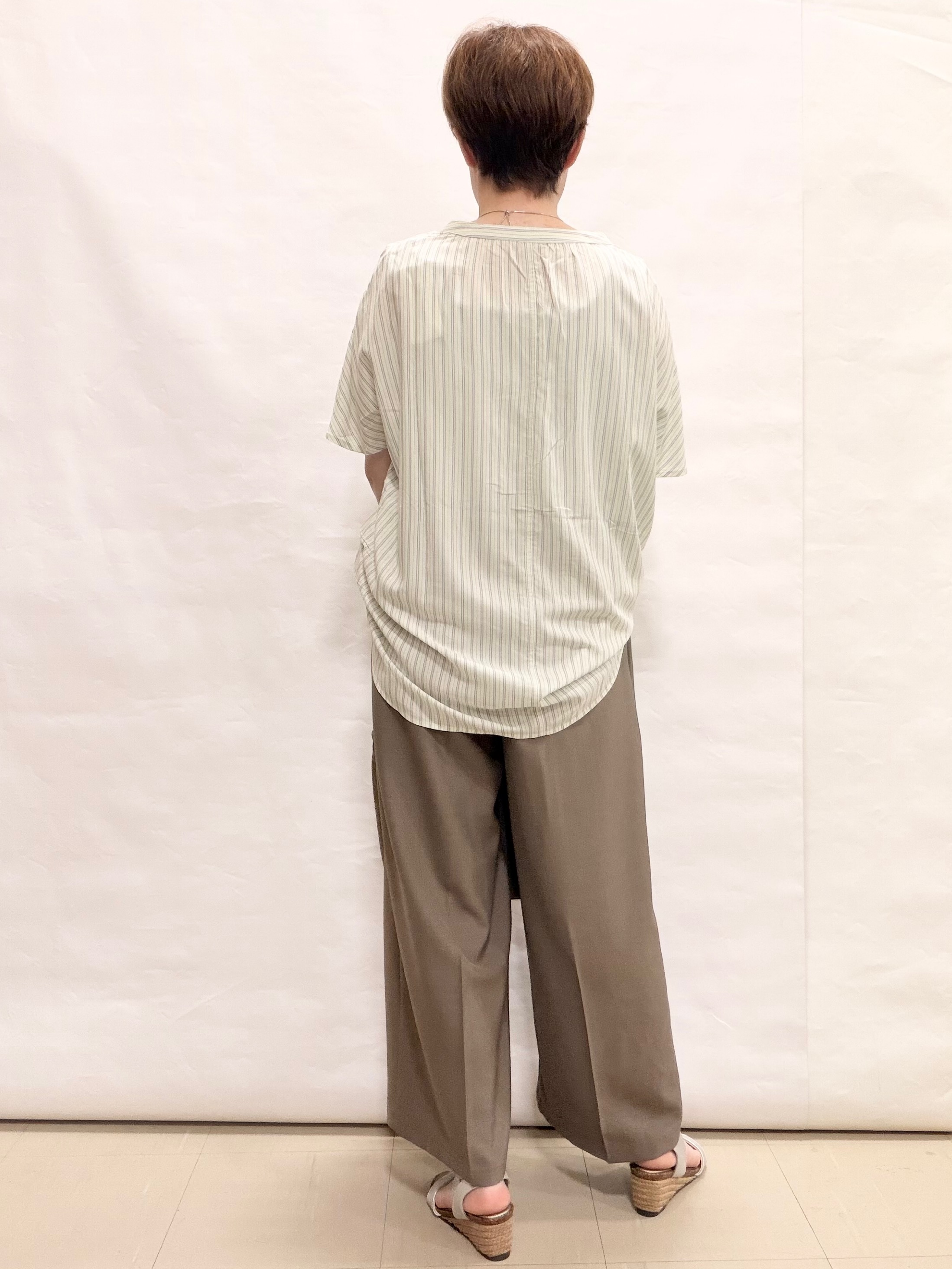 なっちゃんさんの「SHOO･LA･RUE｜【洗濯機可/体型カバー】とろみタックスキッパーブラウス」を使ったコーディネート