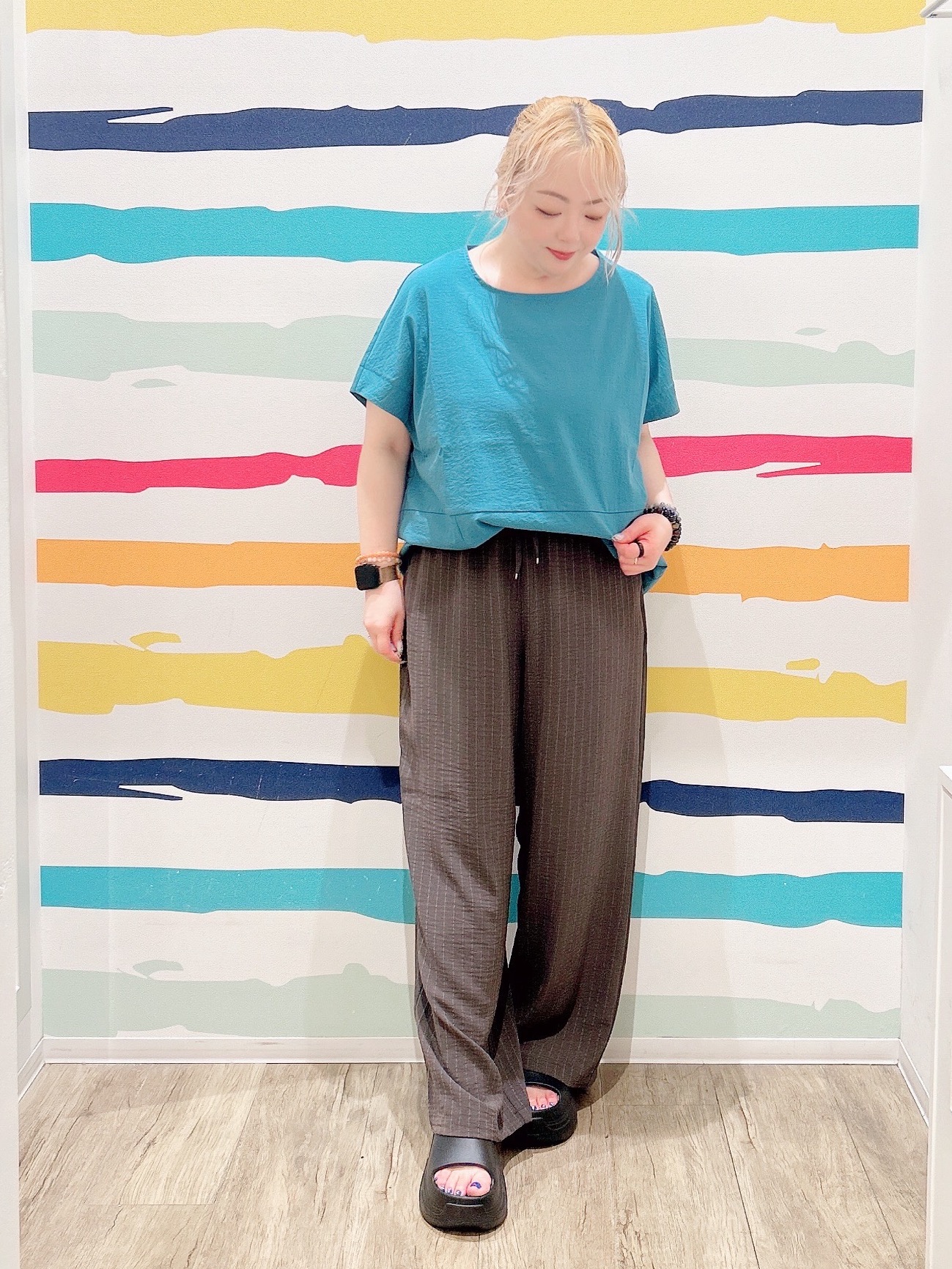 Peeさんの「SHOO･LA･RUE｜【洗濯機可】ダブルポケット 楊柳しぼしぼシアーシャツ」を使ったコーディネート